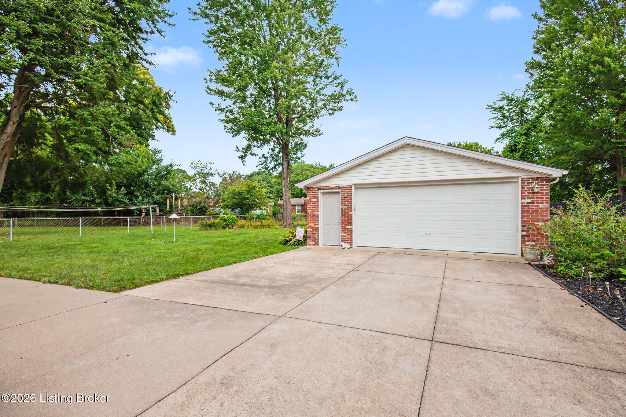8312 Ende Ln Property Photo 4