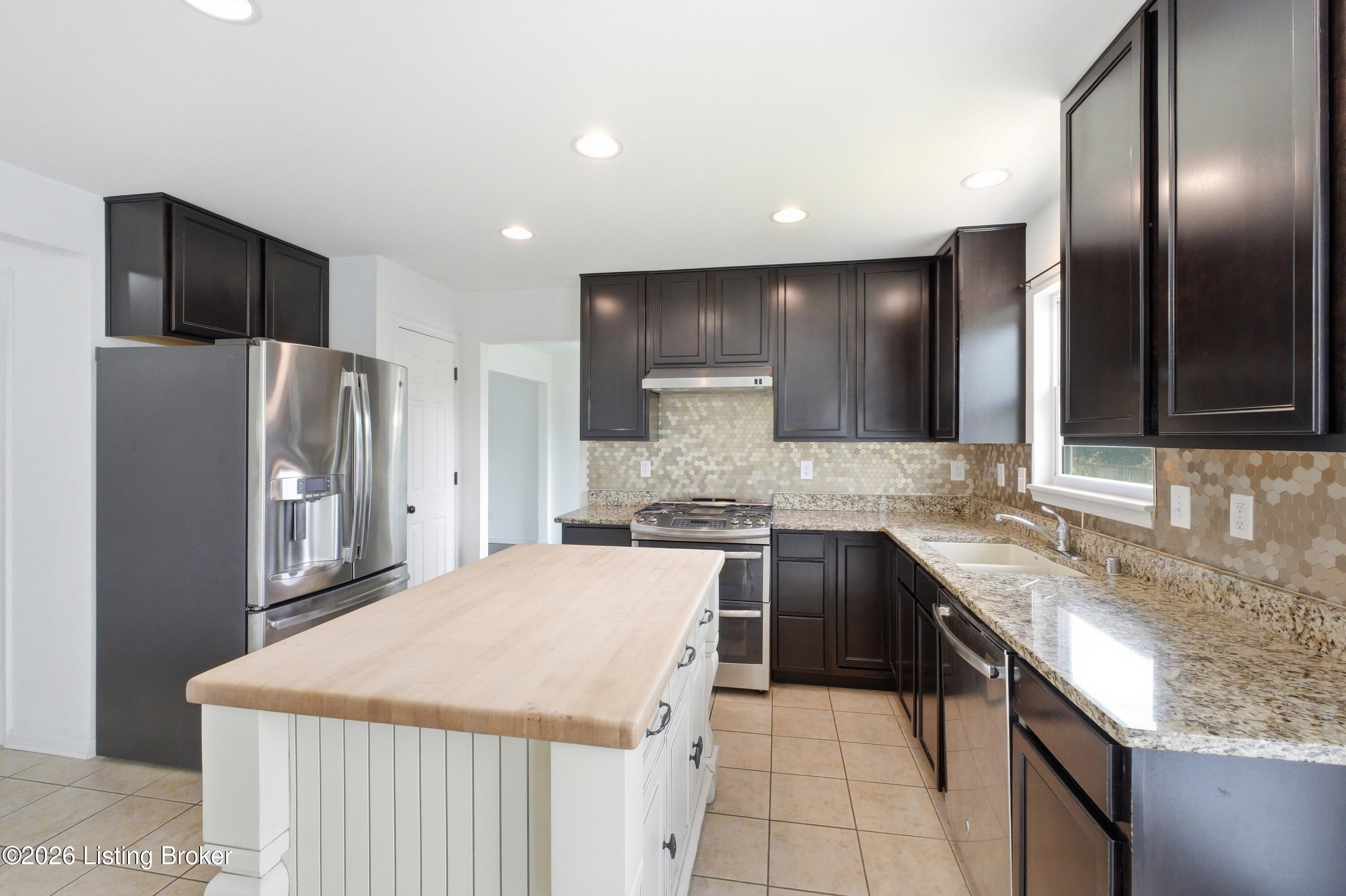 203 Brookfield Hills Ct Property Photo 11