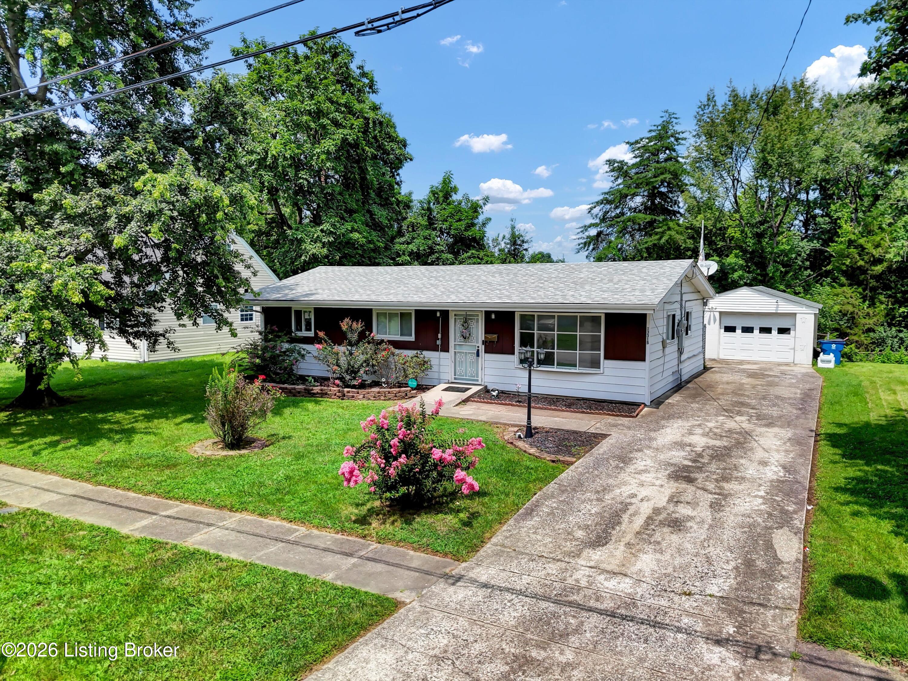 13315 Horncastle Way Property Photo 2