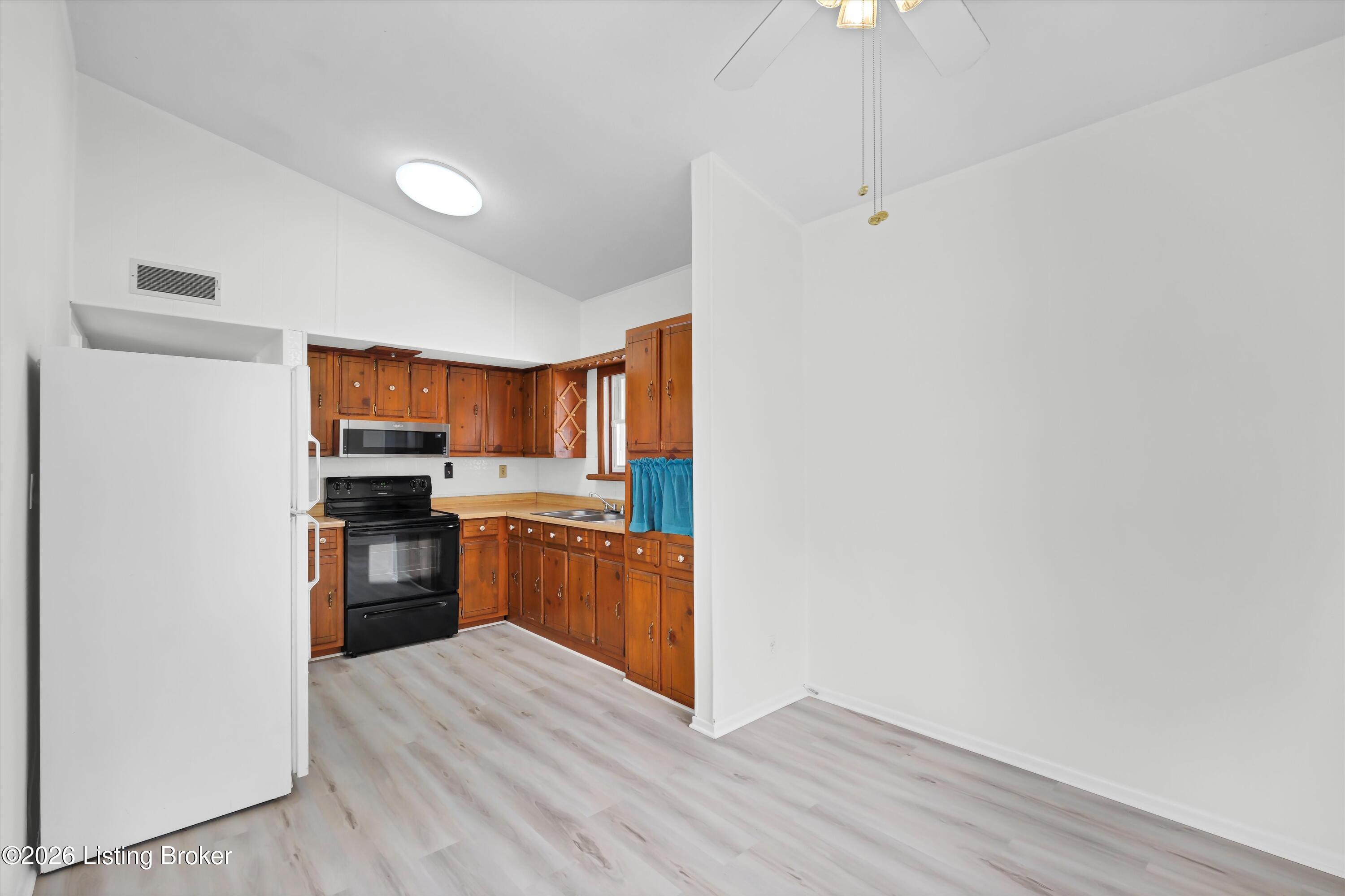 13315 Horncastle Way Property Photo 9