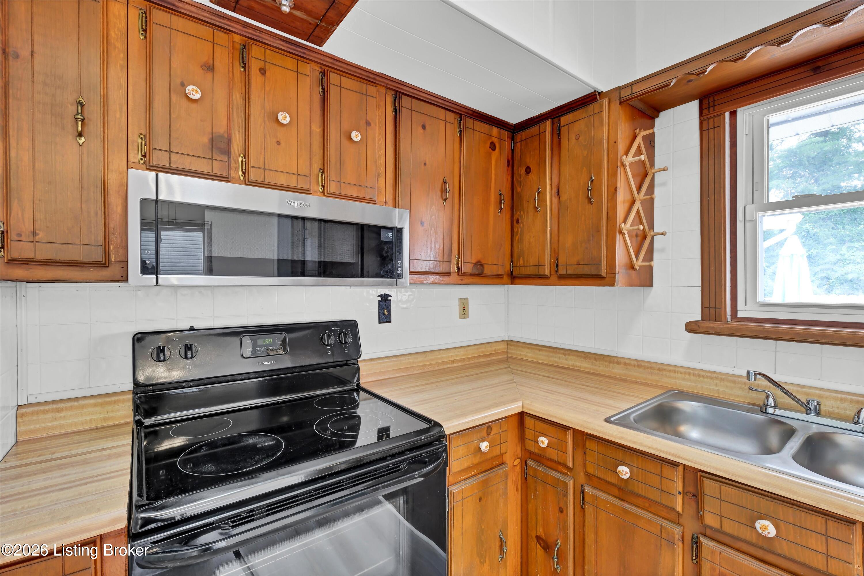 13315 Horncastle Way Property Photo 12