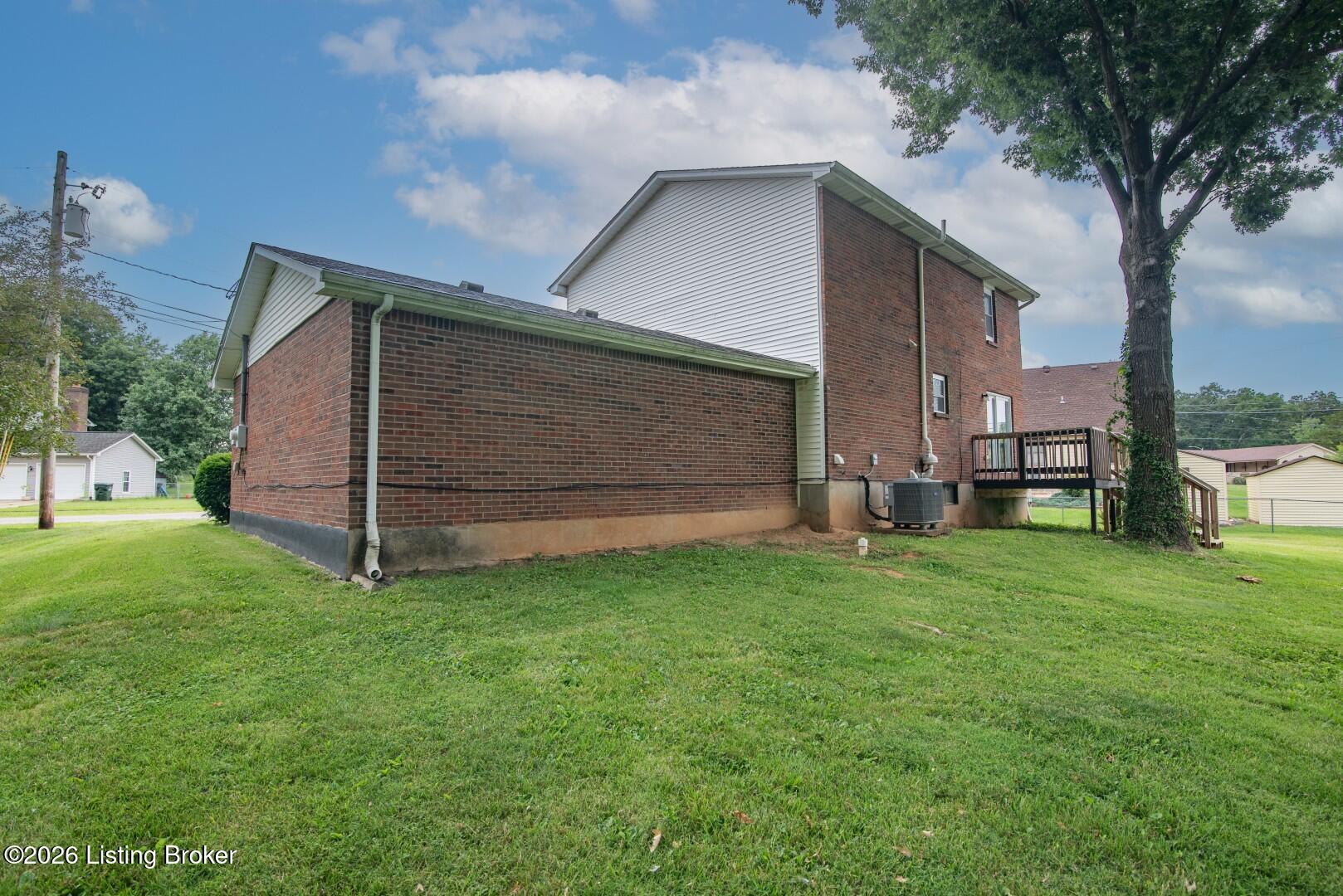 102 Kristen Ct Property Photo 4