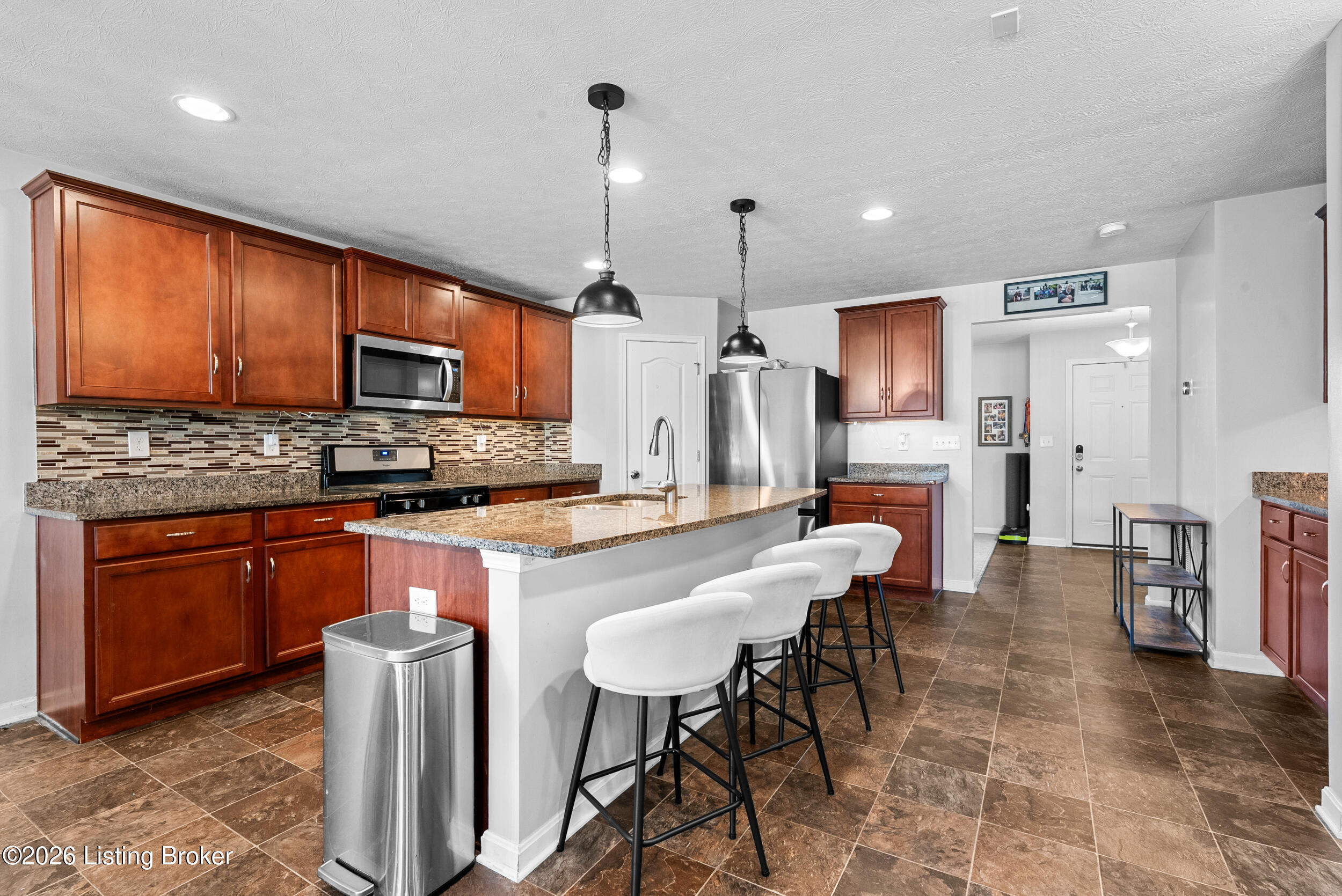 11723 Trottingham Cir Property Photo 5