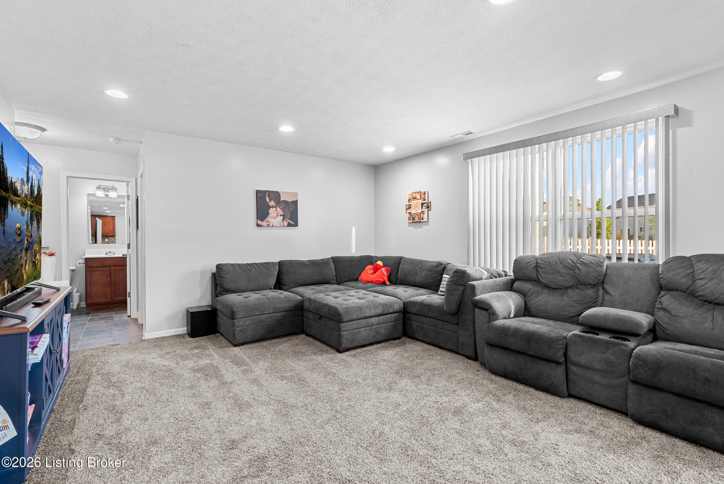11723 Trottingham Cir Property Photo 7