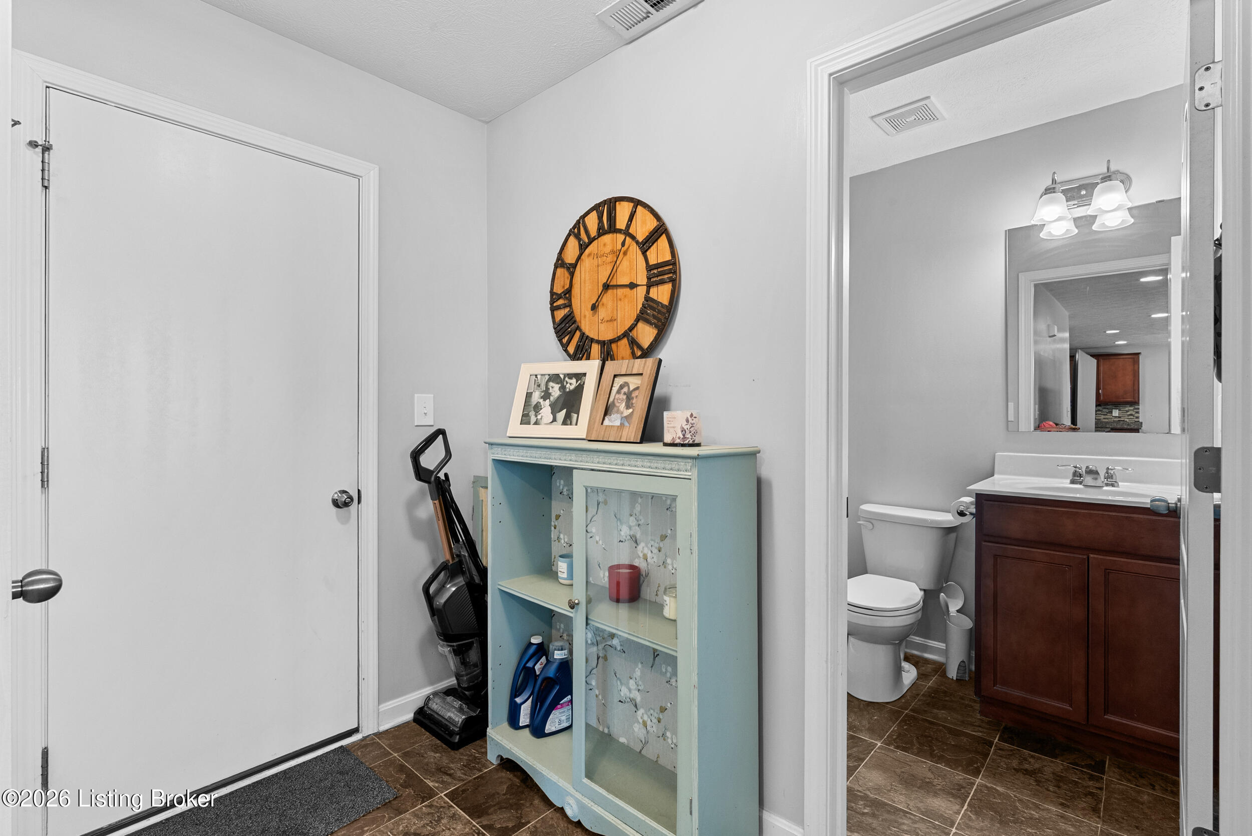 11723 Trottingham Cir Property Photo 13