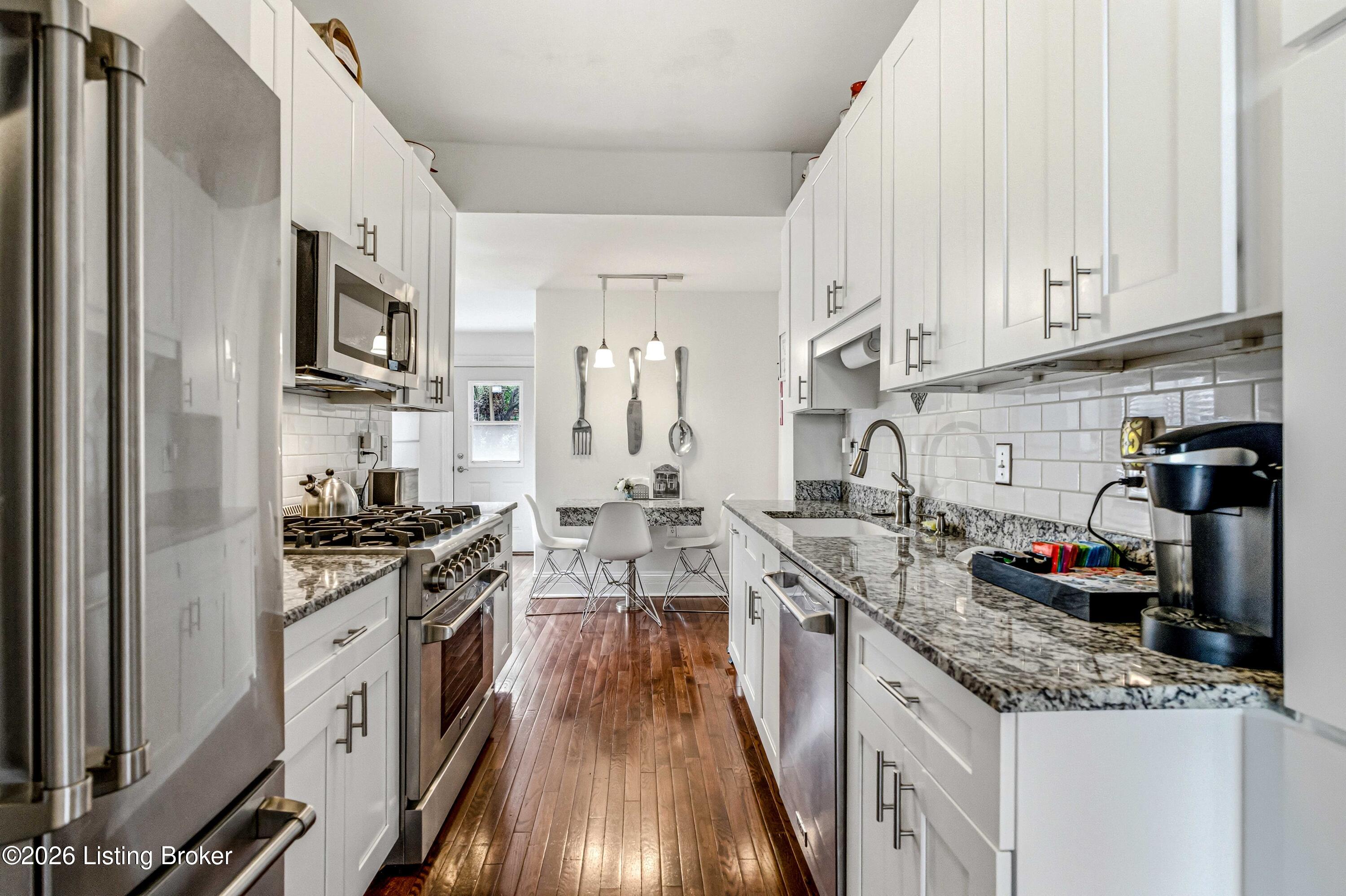 1332 Winter Ave Property Photo 3