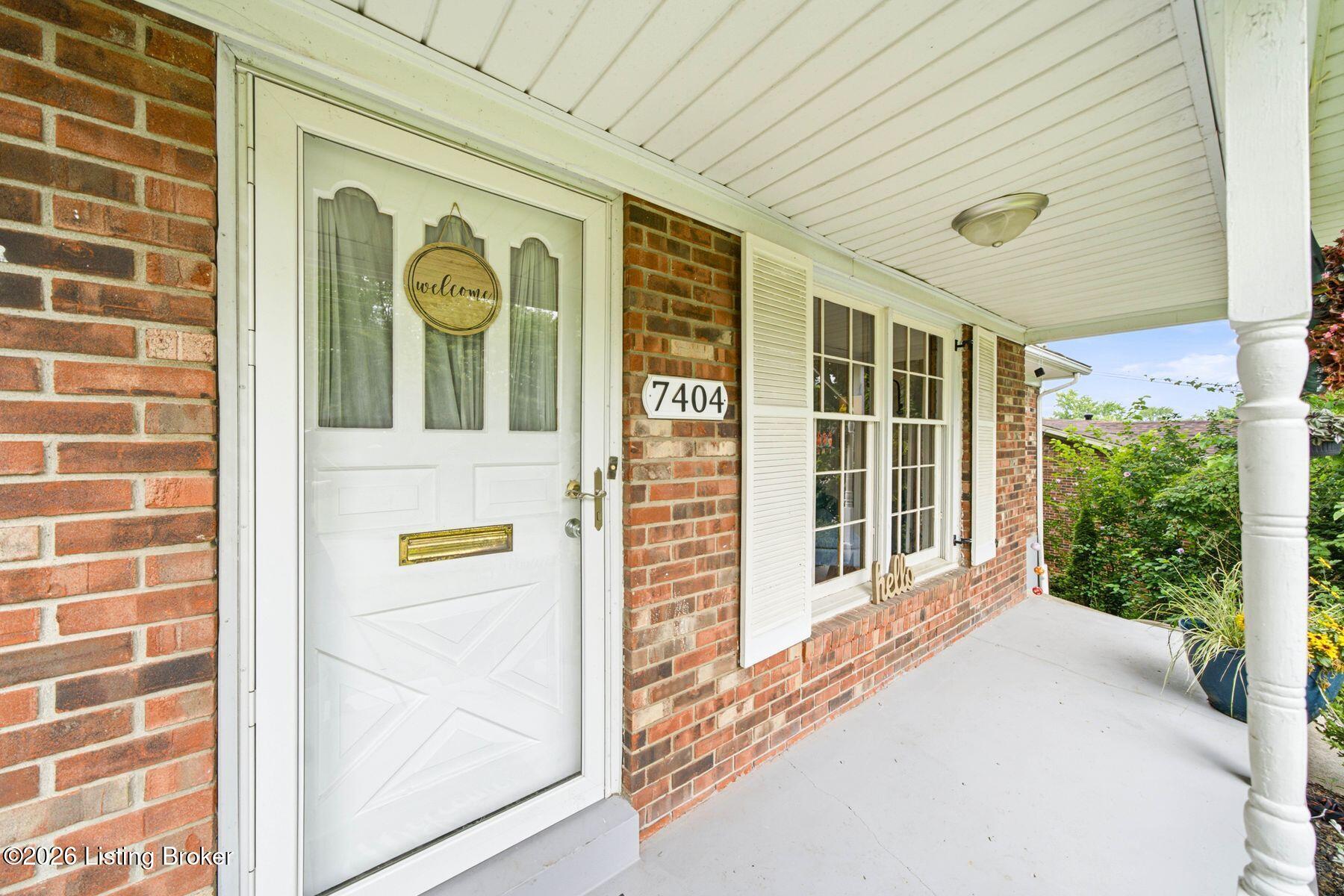 7404 Royalwood Dr Property Photo 7