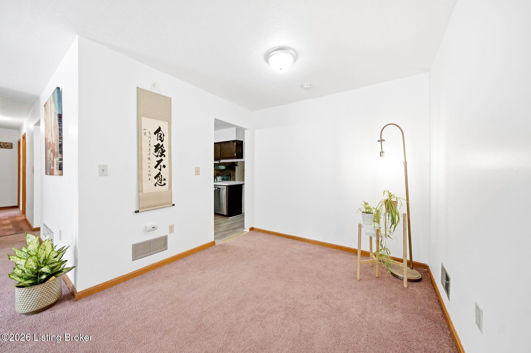 7404 Royalwood Dr Property Photo 14