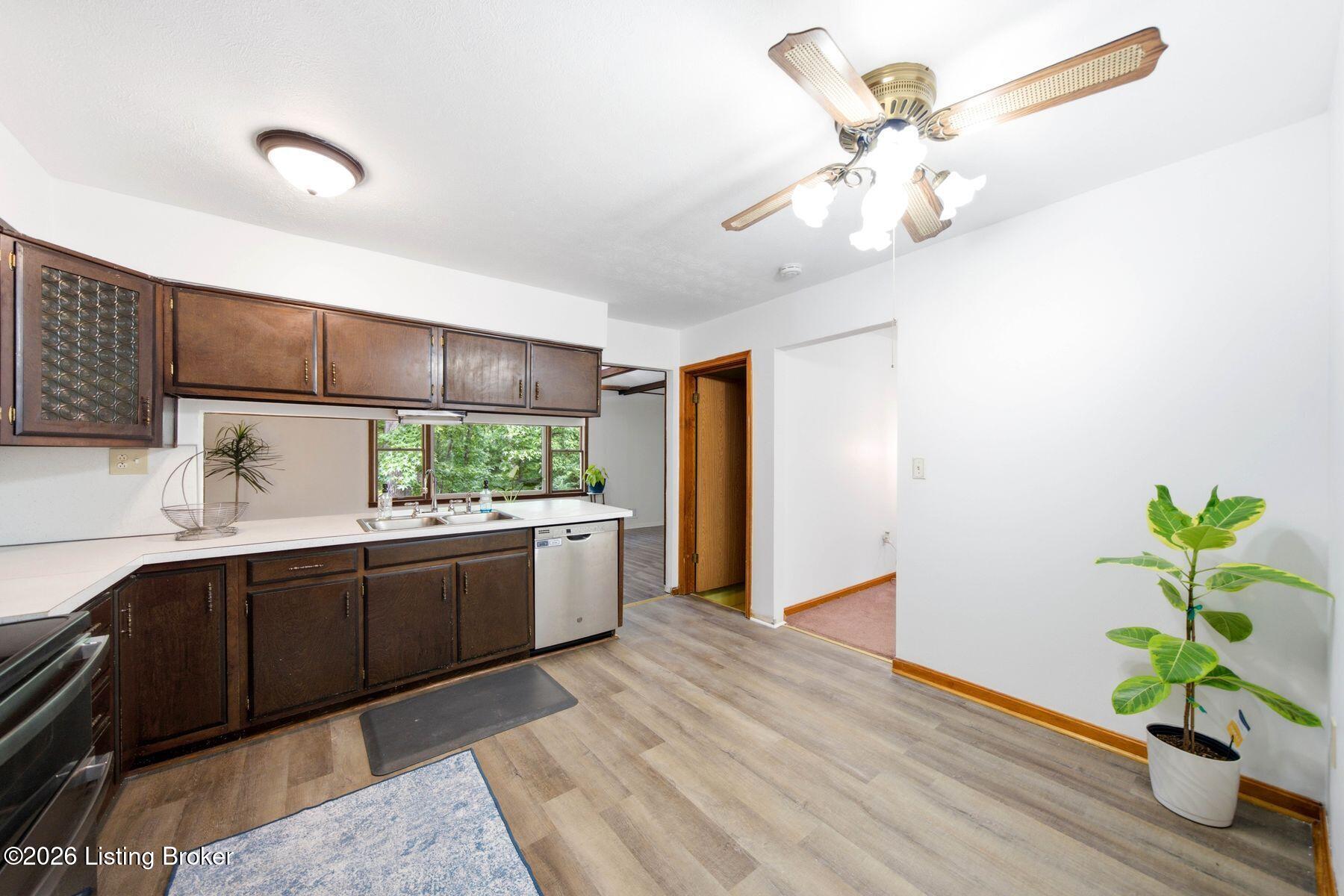 7404 Royalwood Dr Property Photo 19