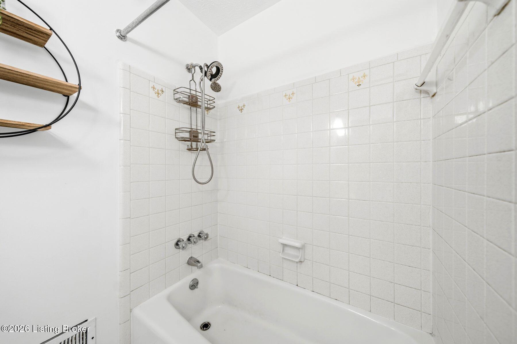 7404 Royalwood Dr Property Photo 26