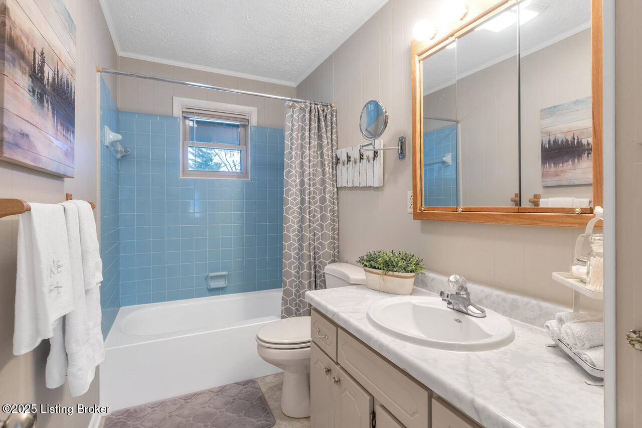 1378 Cunningham Ln Property Photo 22