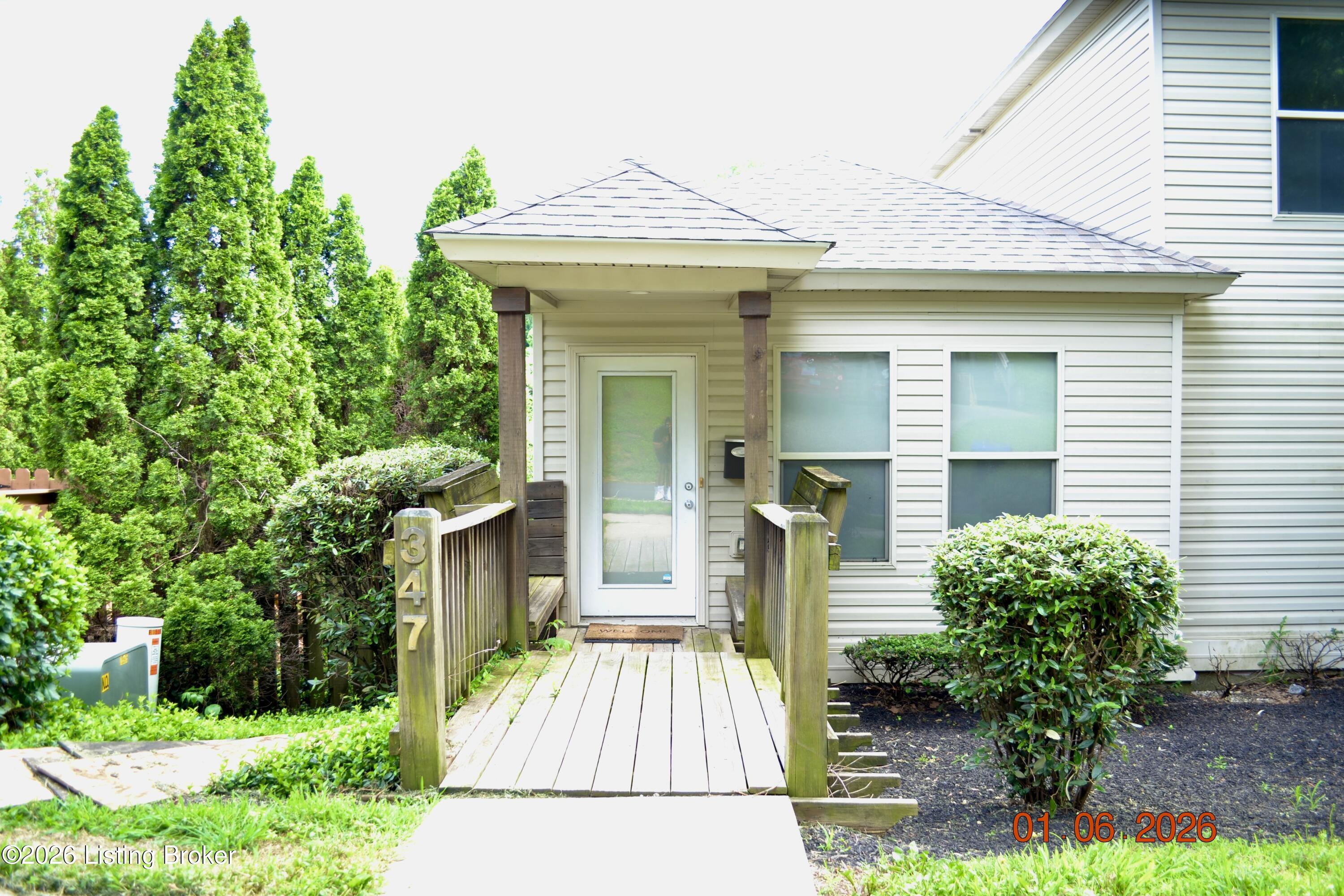 347 Kenilworth Rd Property Photo 1