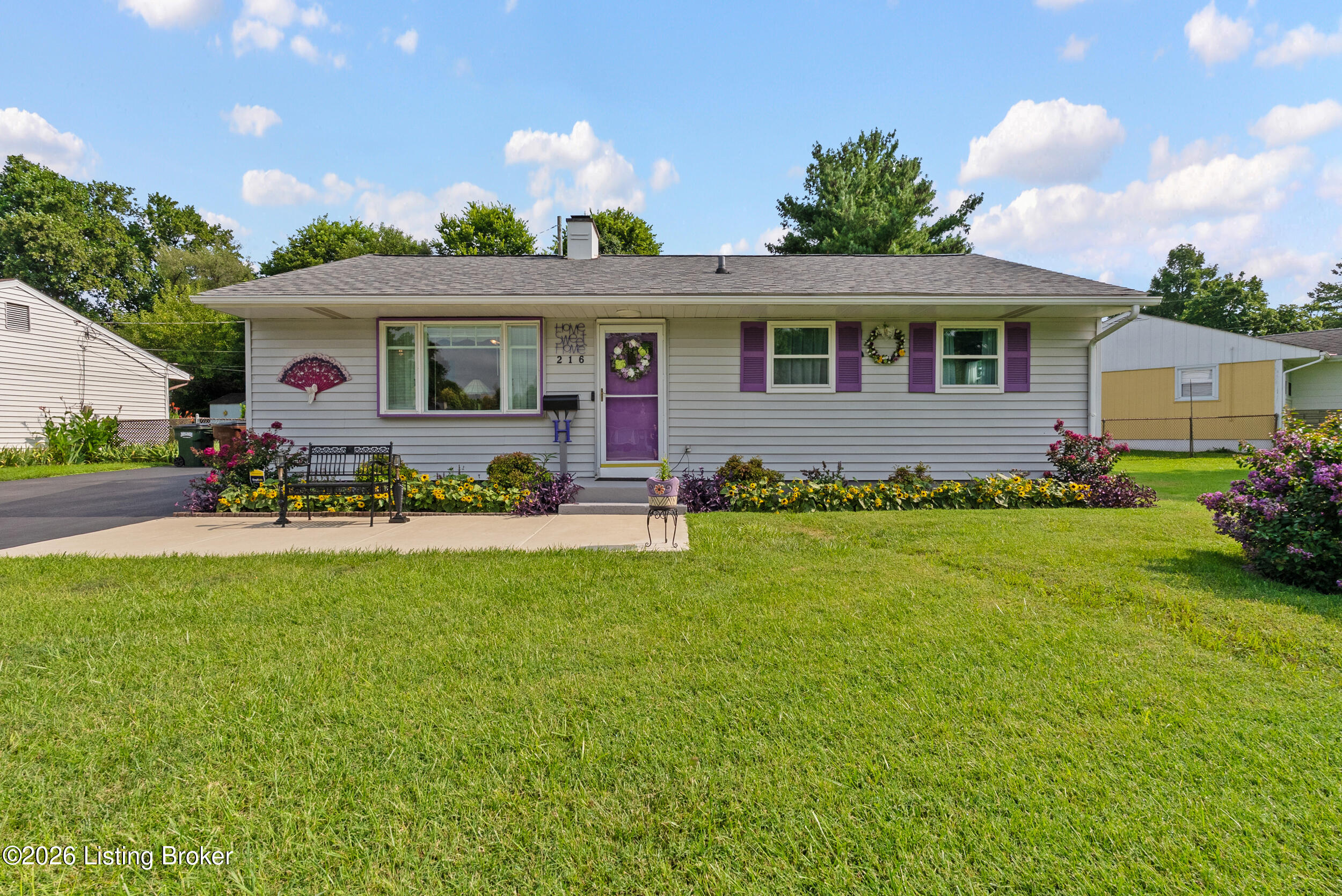 216 Granvil Dr Property Photo 1