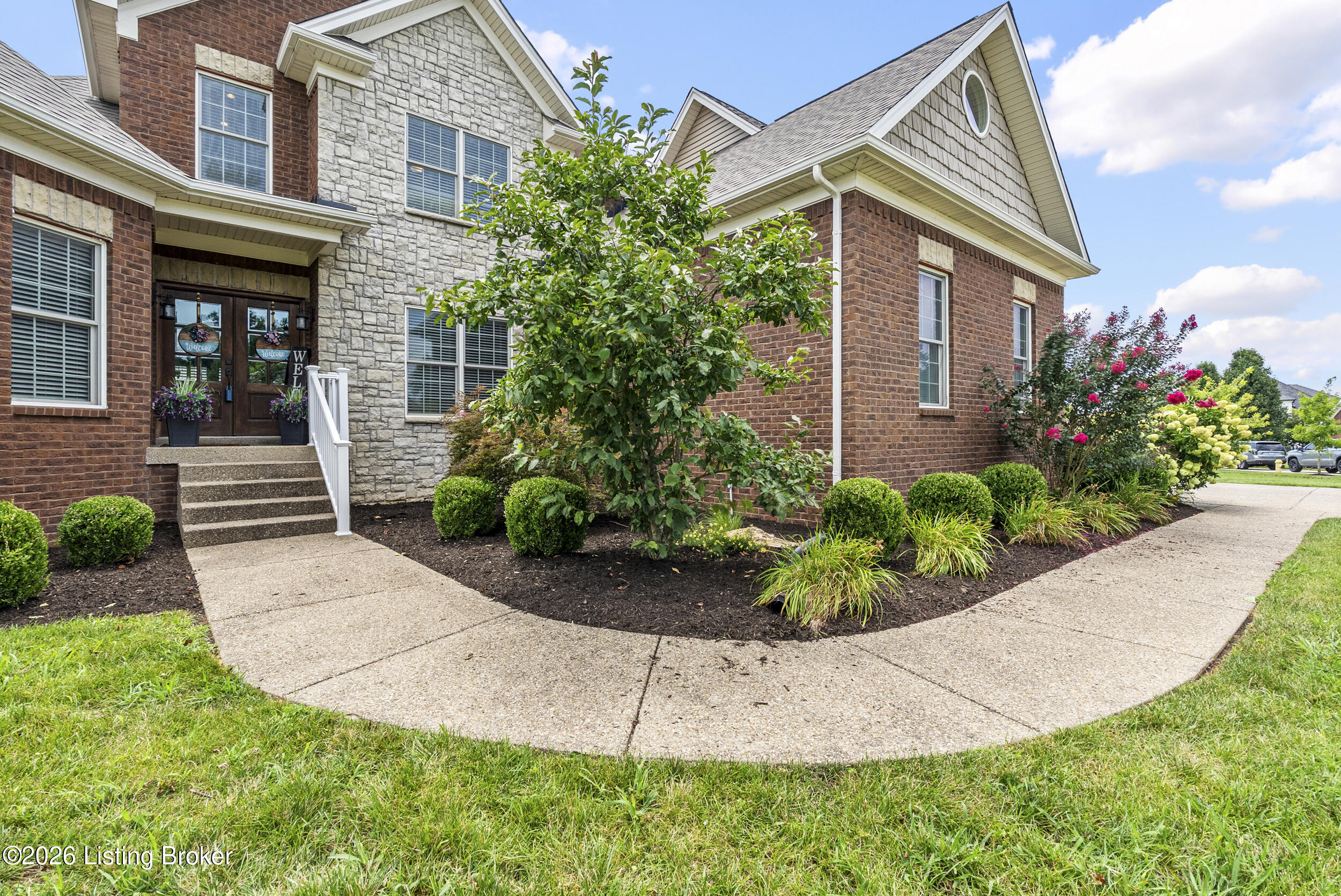 13018 Wellington Way Property Photo 3