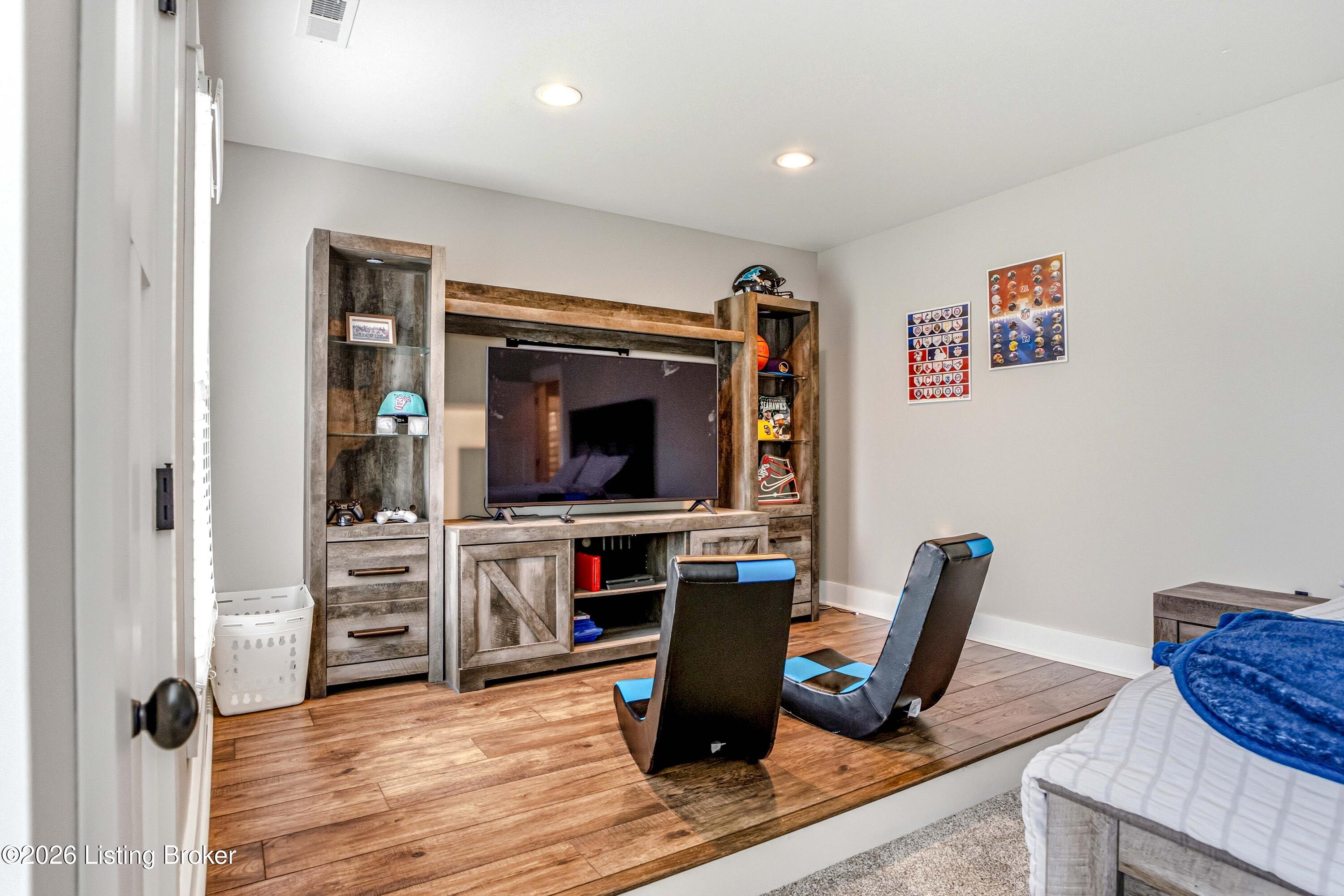 13018 Wellington Way Property Photo 27