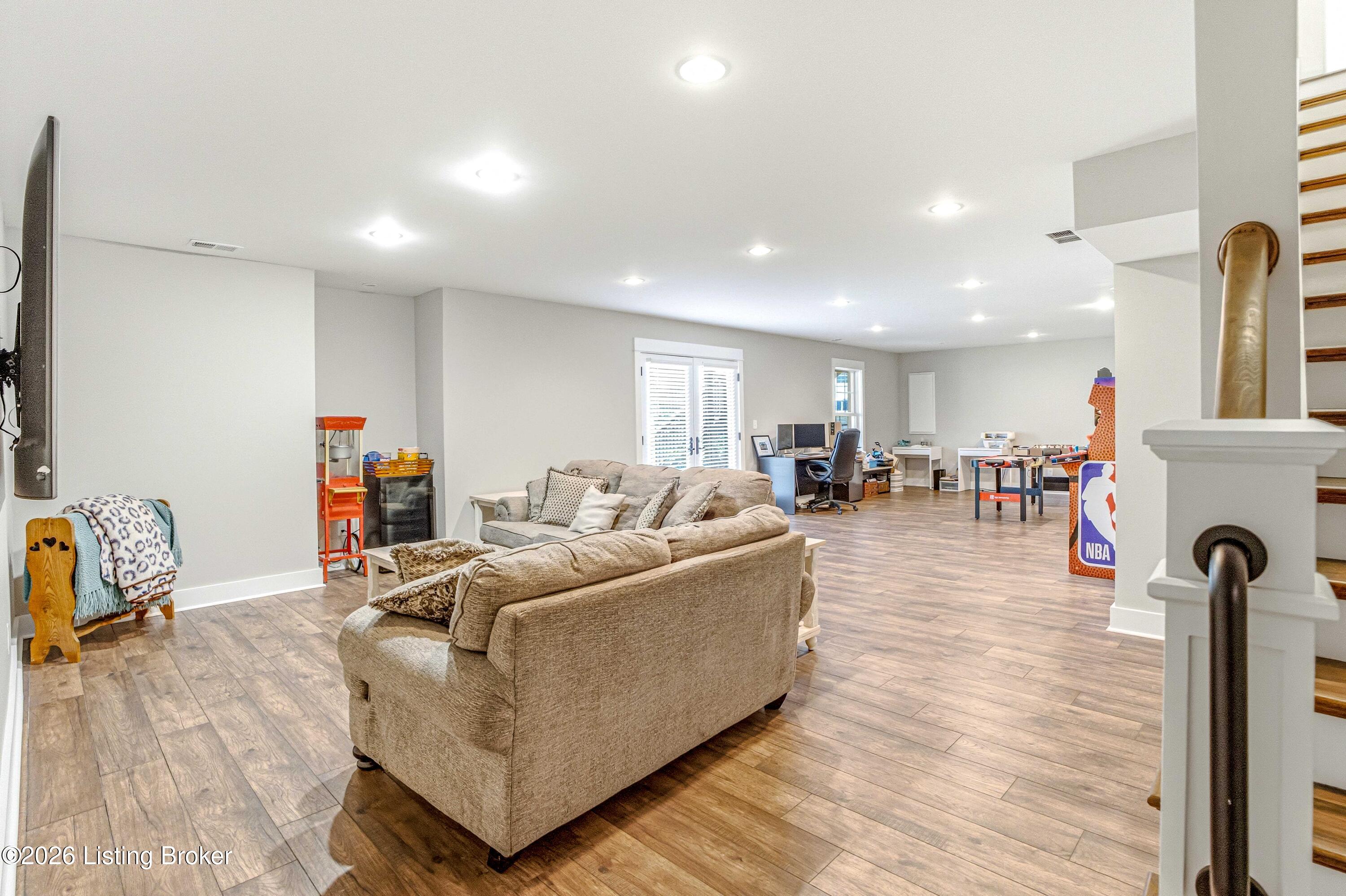 13018 Wellington Way Property Photo 34