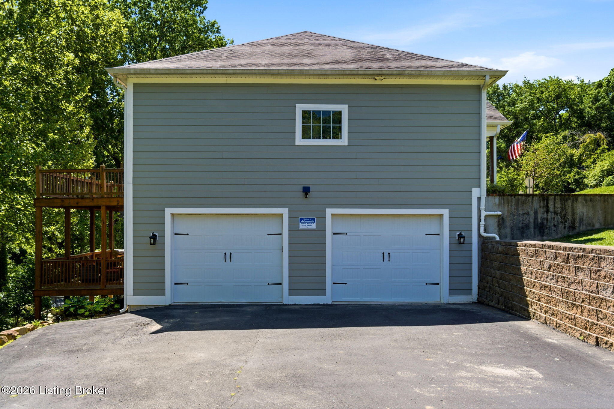 2718 Windsor Forest Dr Property Photo 4