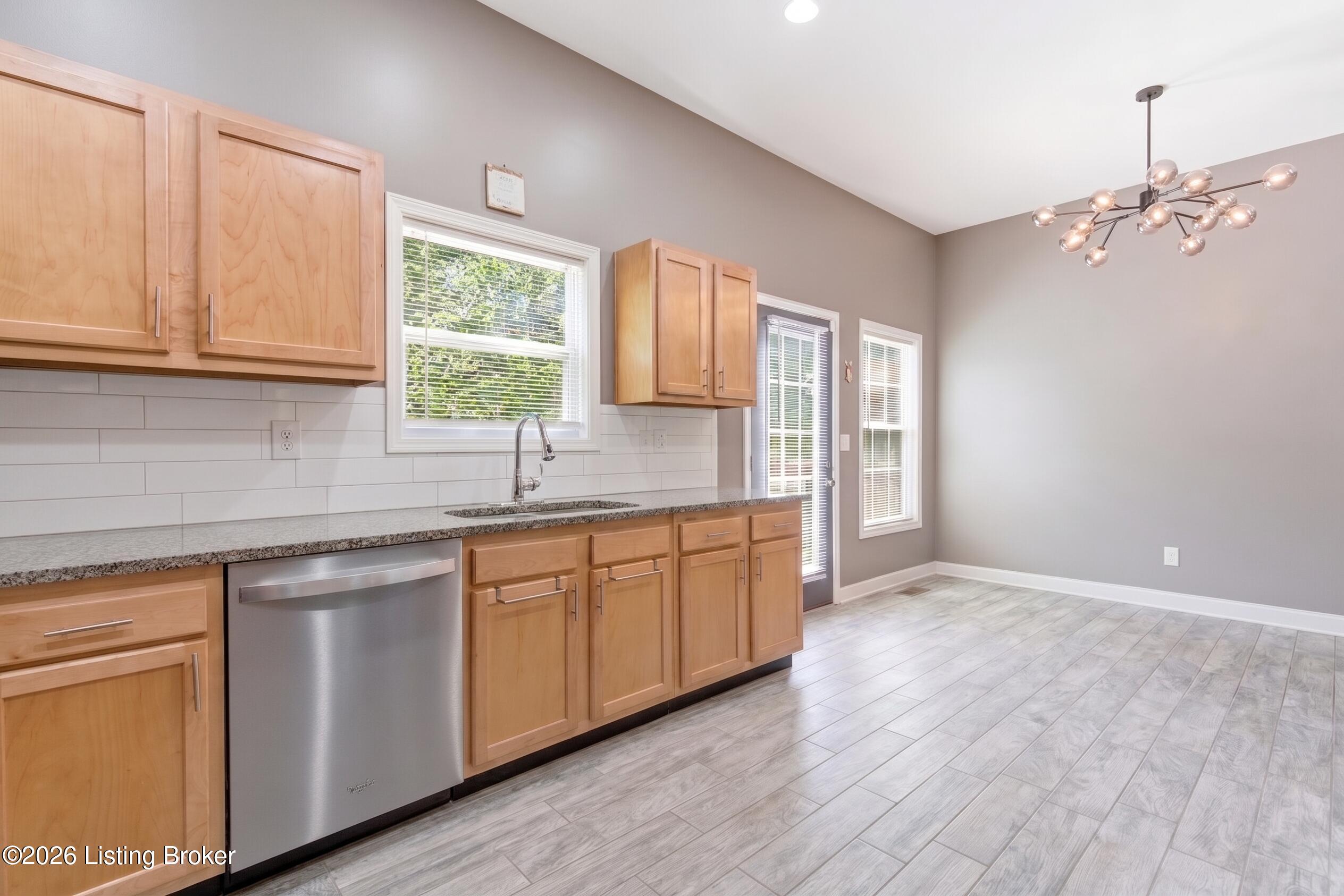 2718 Windsor Forest Dr Property Photo 22