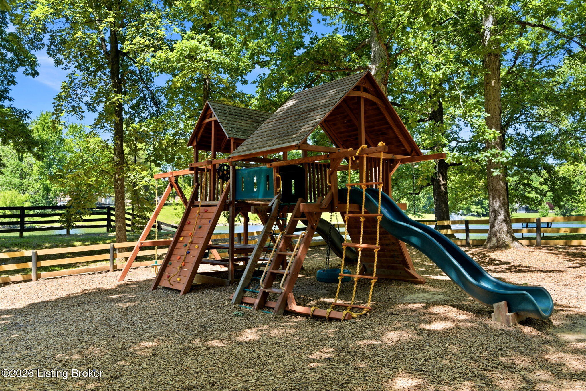 2718 Windsor Forest Dr Property Photo 81
