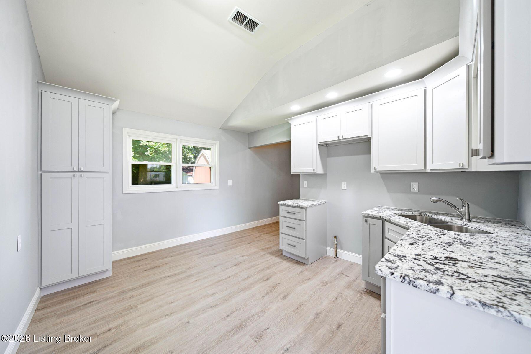 6903 Dunkirk Ln Property Photo 2