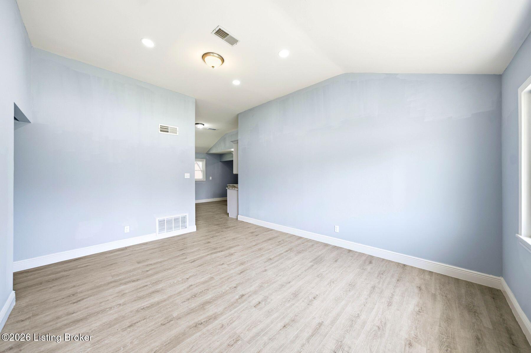 6903 Dunkirk Ln Property Photo 3