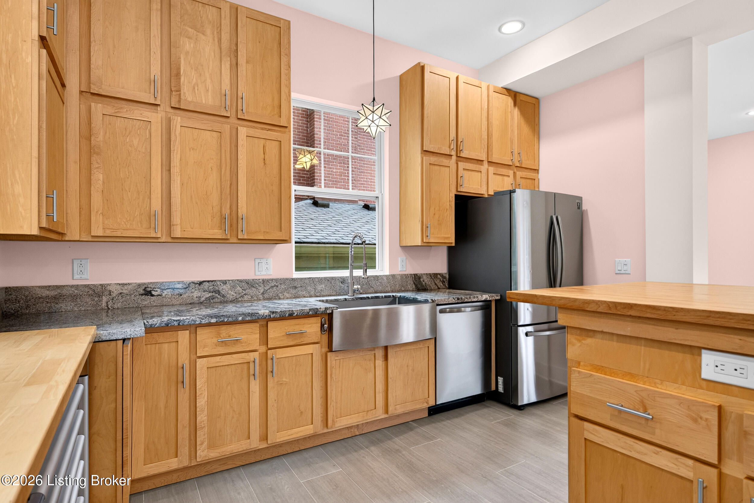 1854 Trevilian Way Property Photo 15