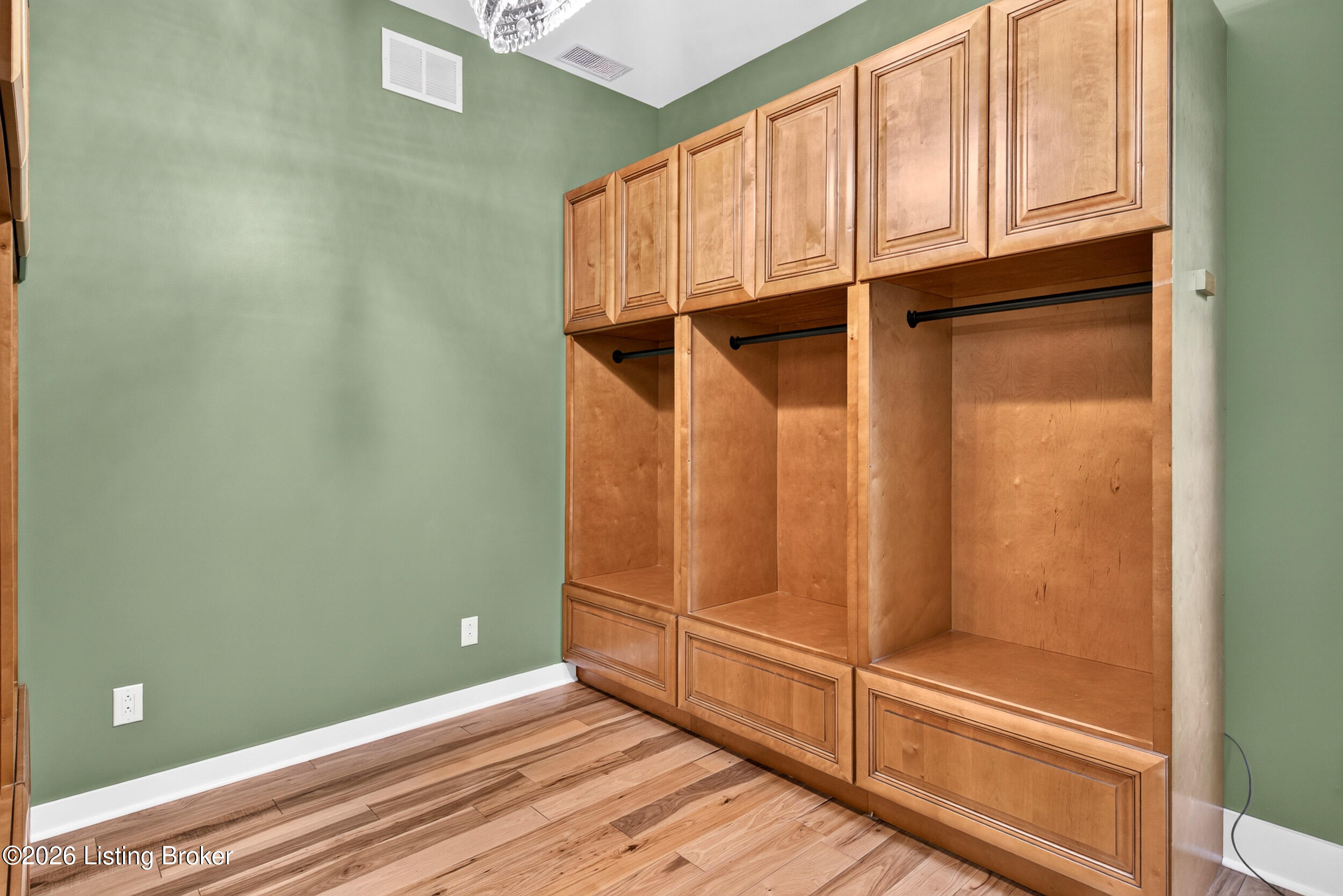 1854 Trevilian Way Property Photo 47