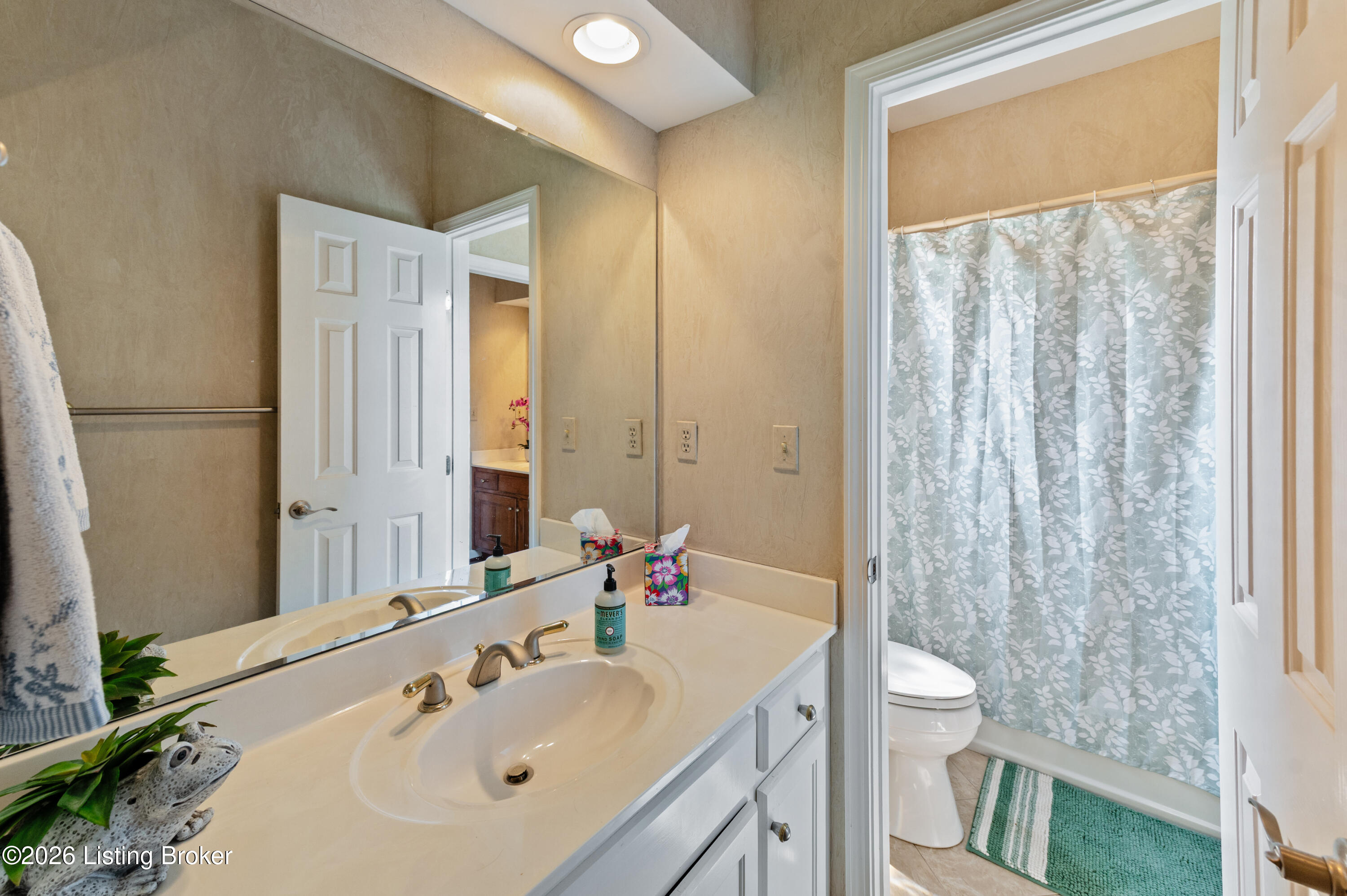 8202 Harrods View Ct Property Photo 29