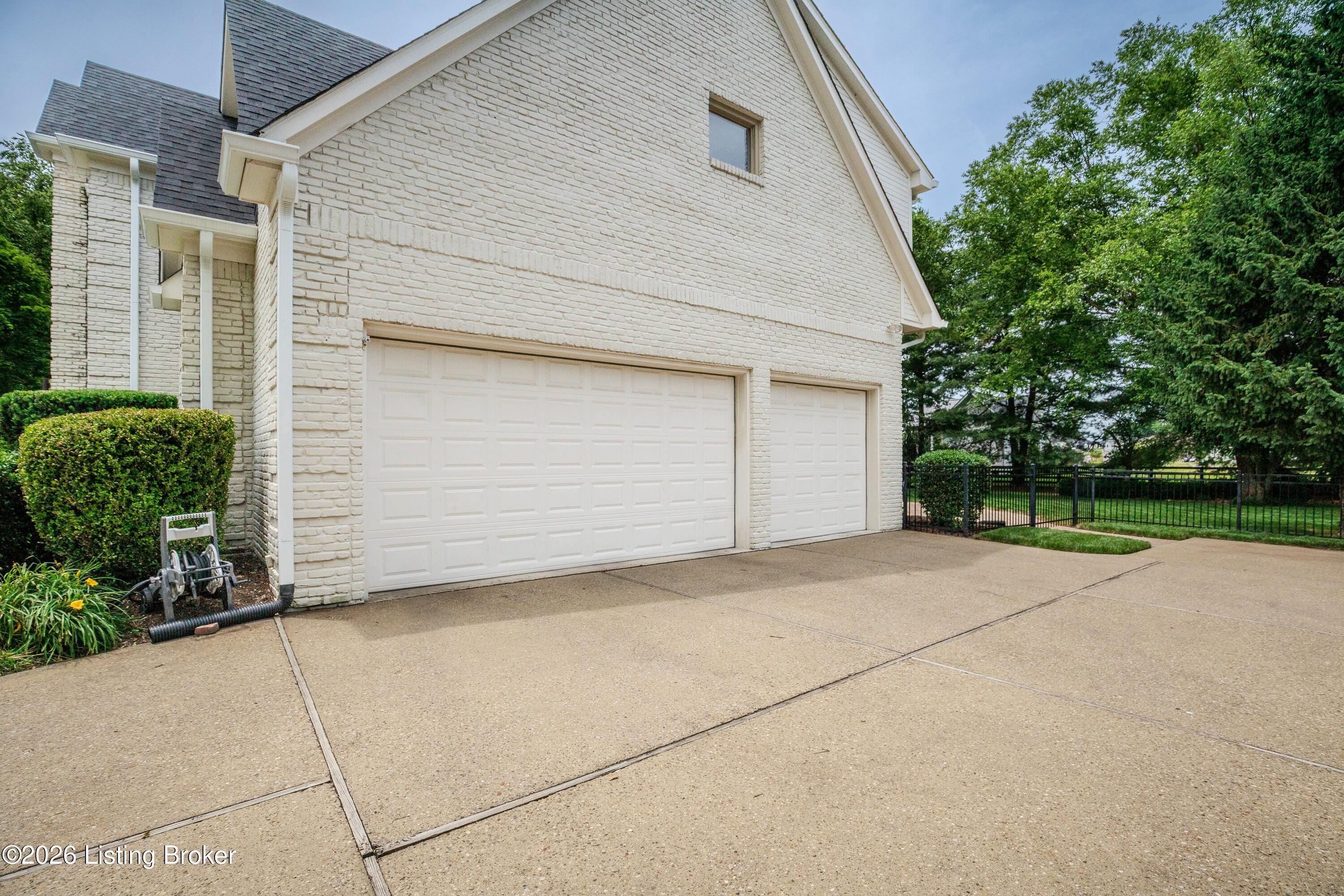7003 Windham Pkwy Property Photo 3