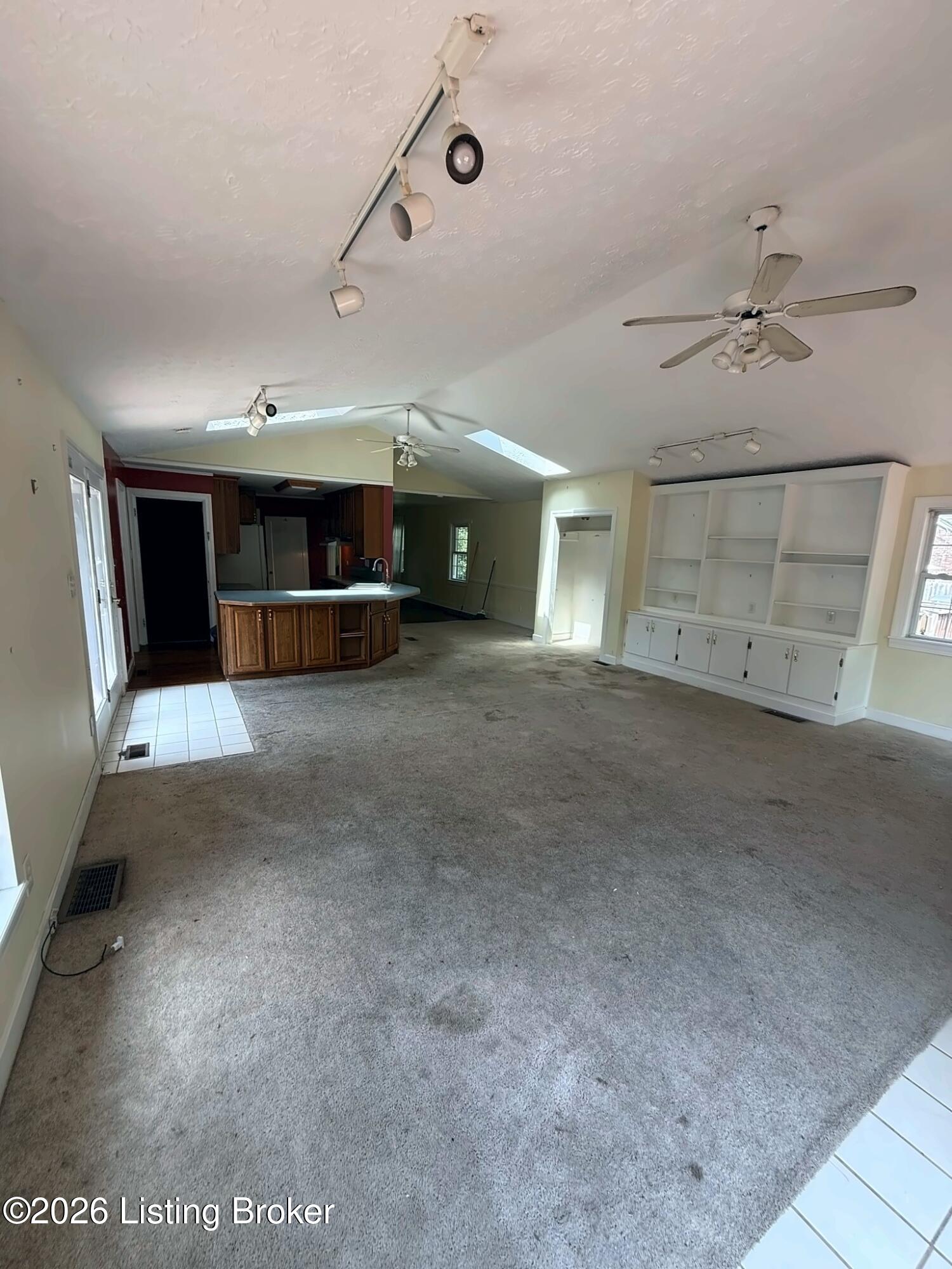 4022 Gilman Ave Property Photo 6