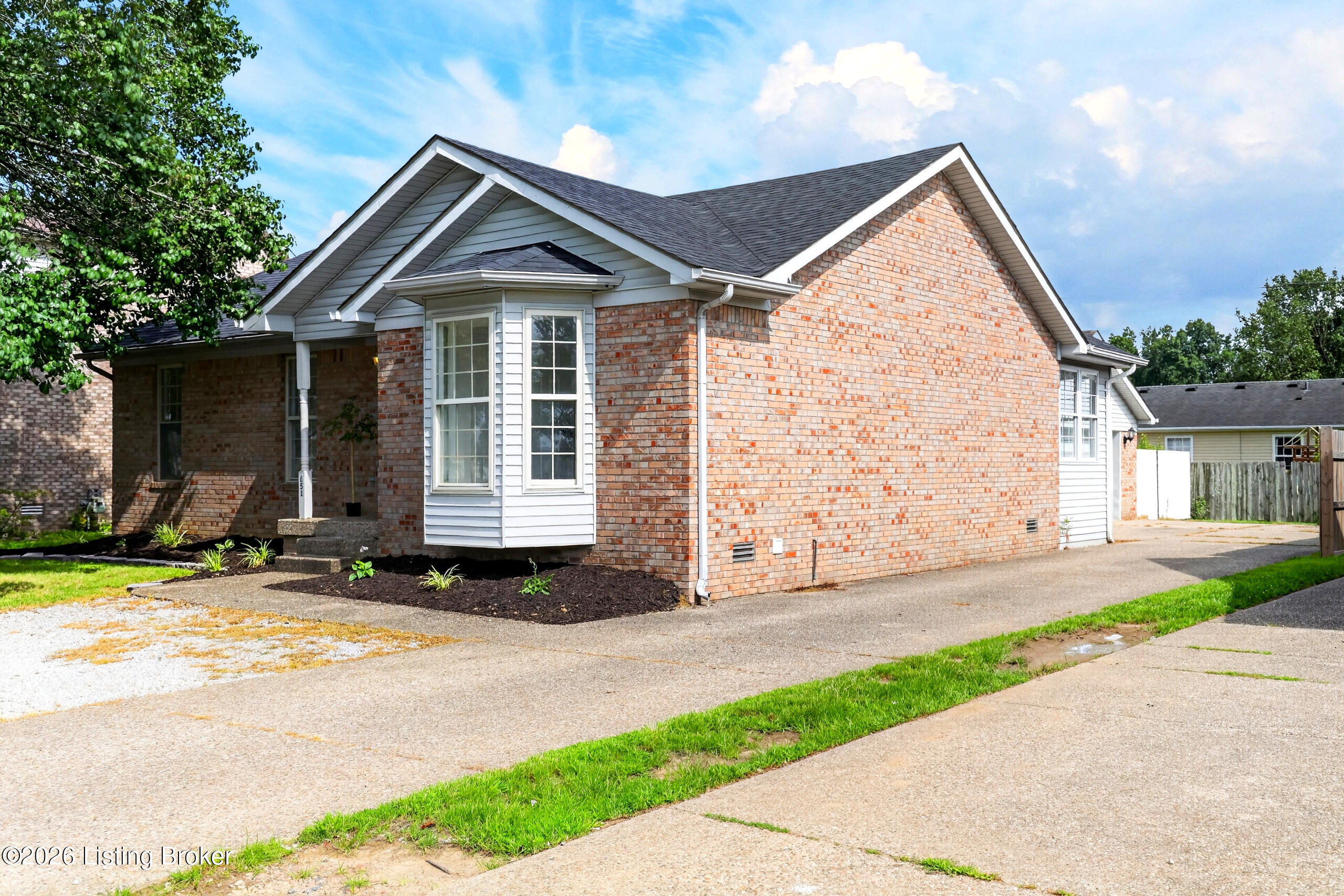651 Beech Grove Rd Property Photo 4