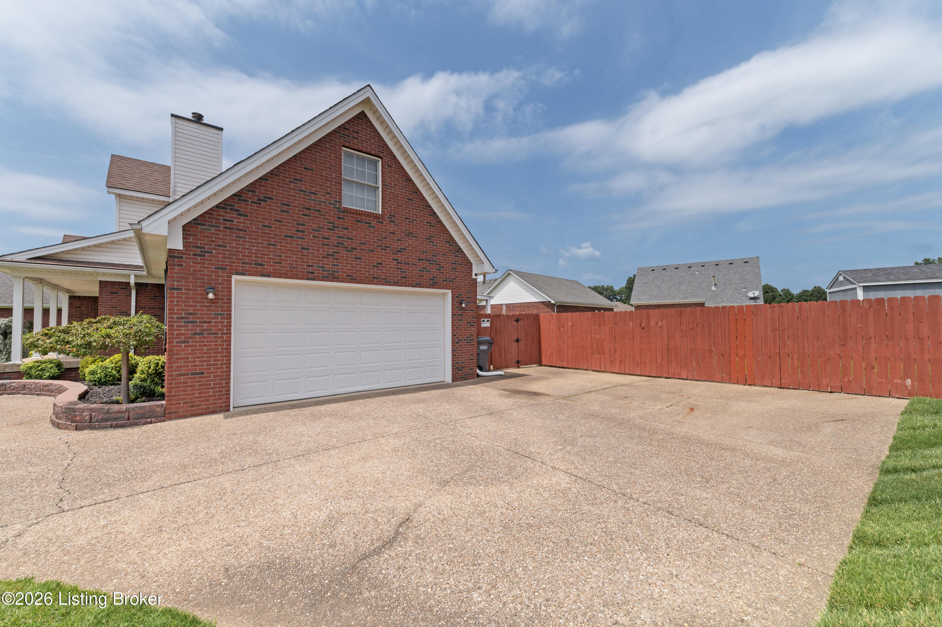 6403 Autumn Oak Way Property Photo 4