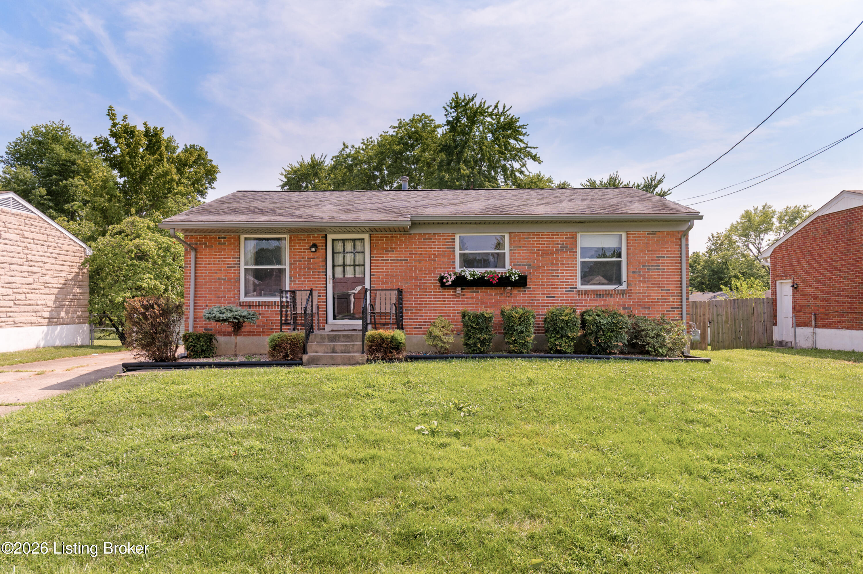193 S Circlecrest Dr Property Photo 1