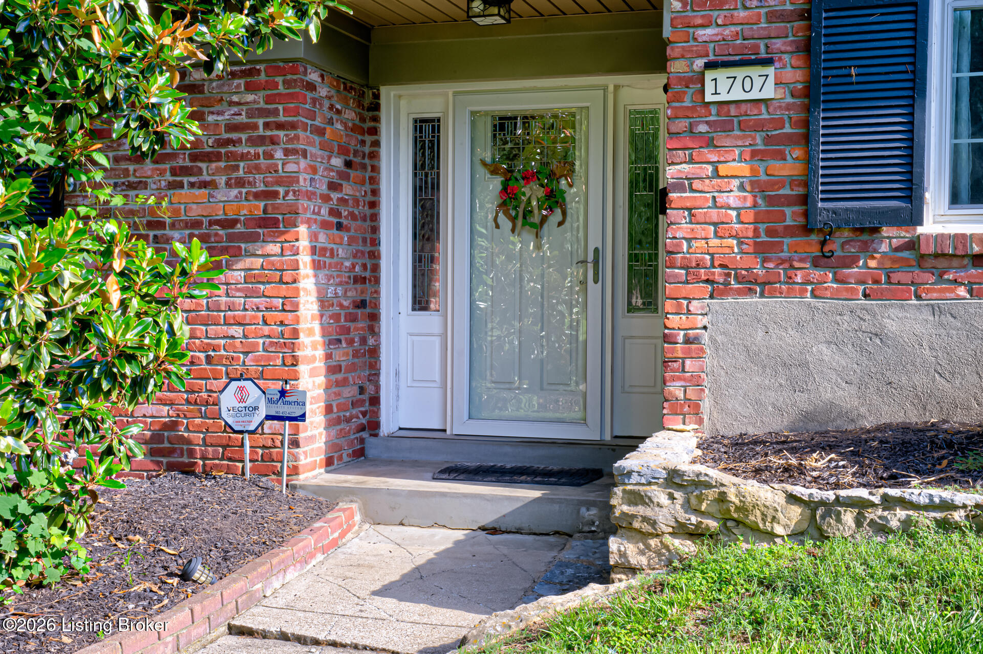 1707 Calder Ct Property Photo 4