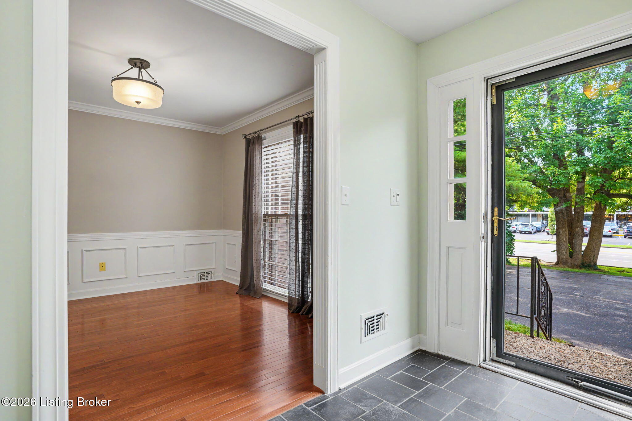 3619 Brownsboro Rd Property Photo 6