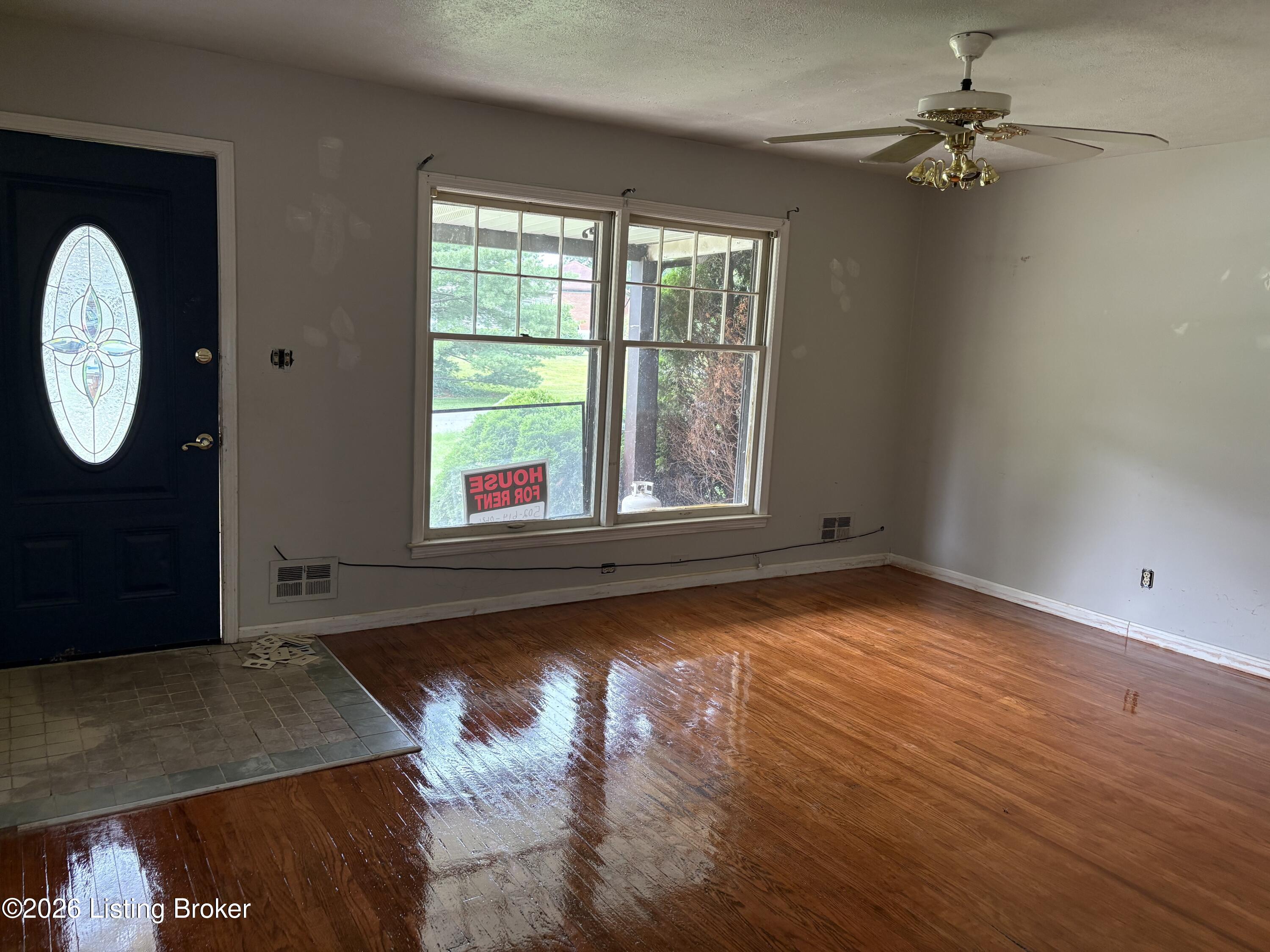 5616 Windy Willow Dr Property Photo 6