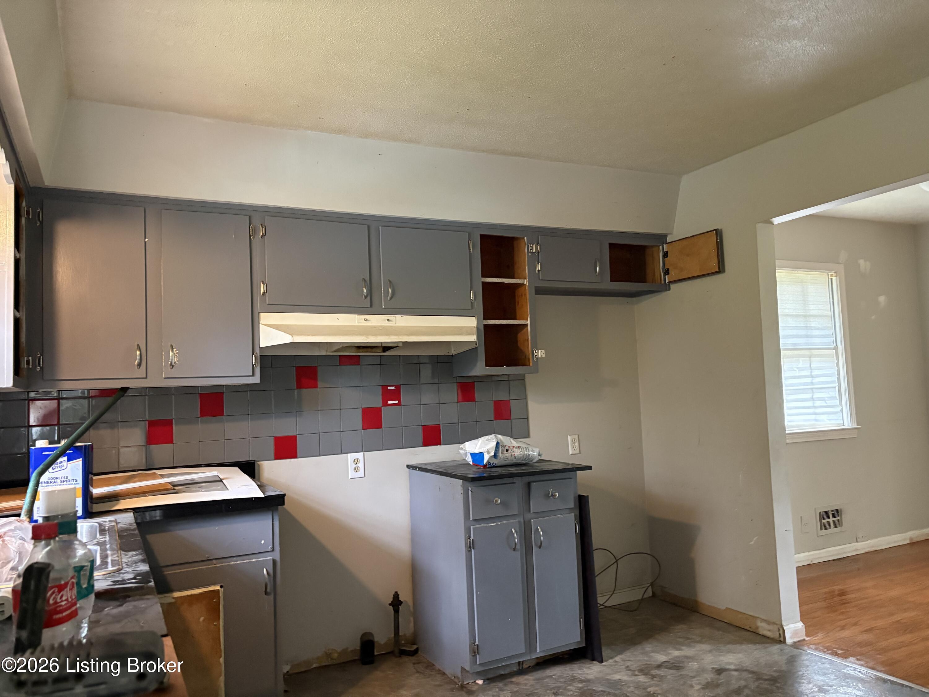 5616 Windy Willow Dr Property Photo 8