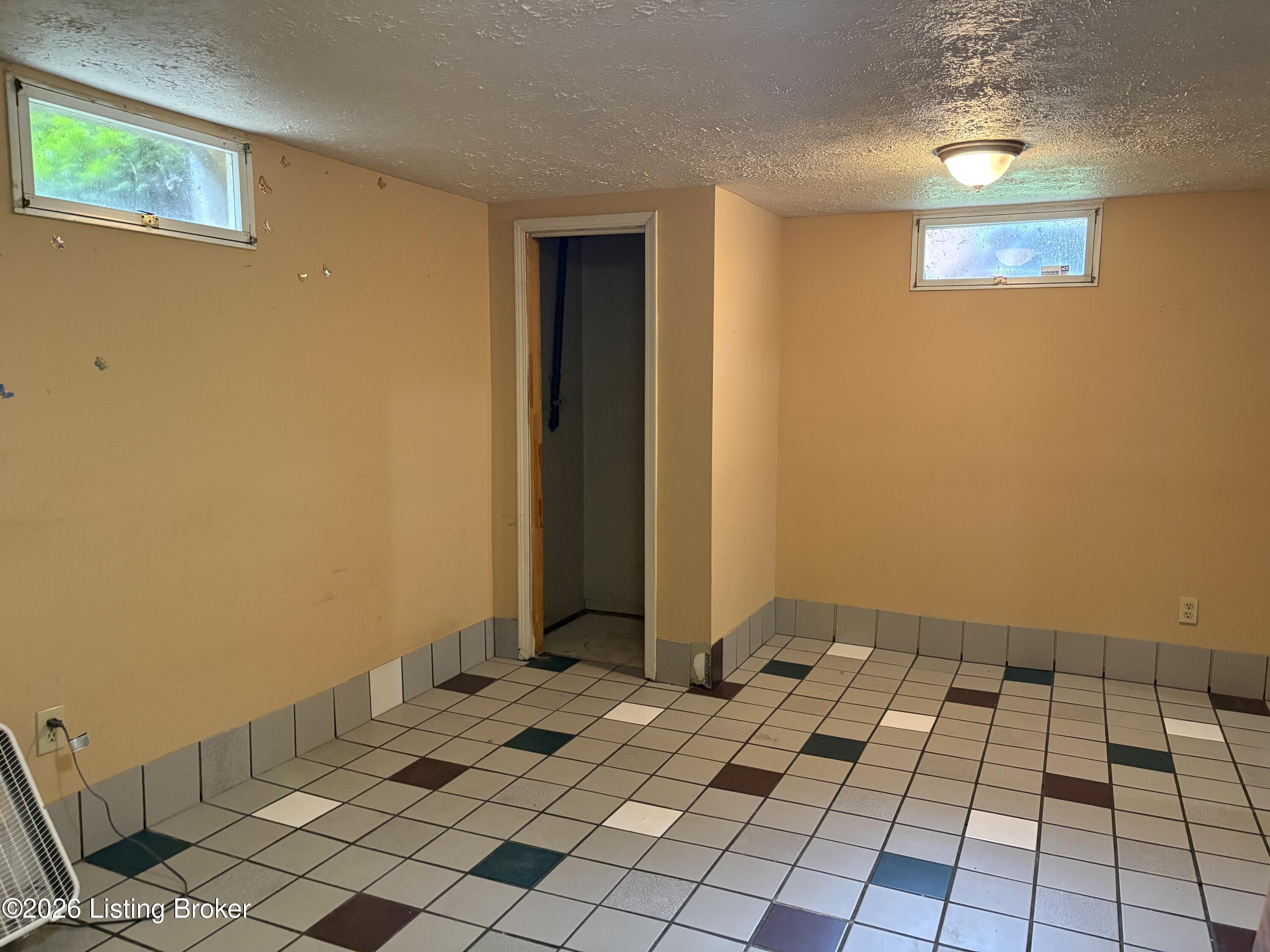 5616 Windy Willow Dr Property Photo 17