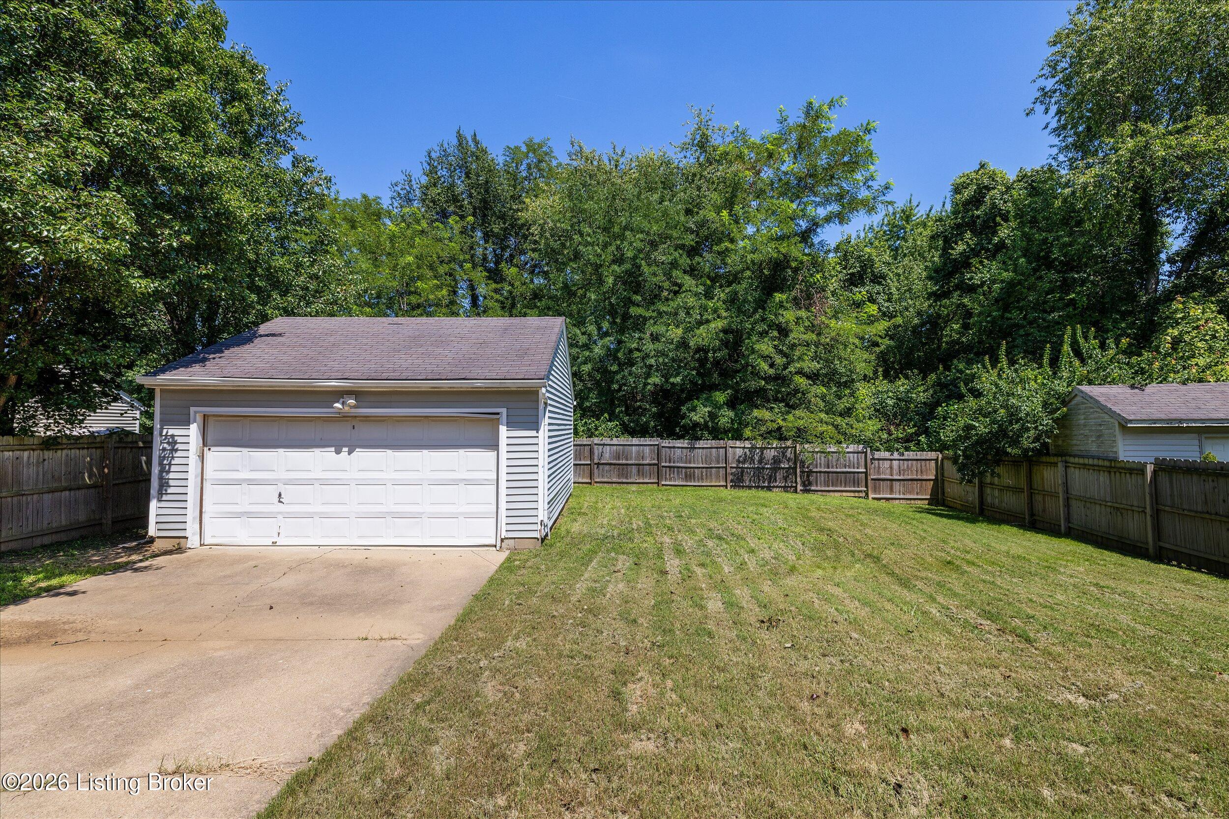 6519 Hunters Creek Blvd Property Photo 3