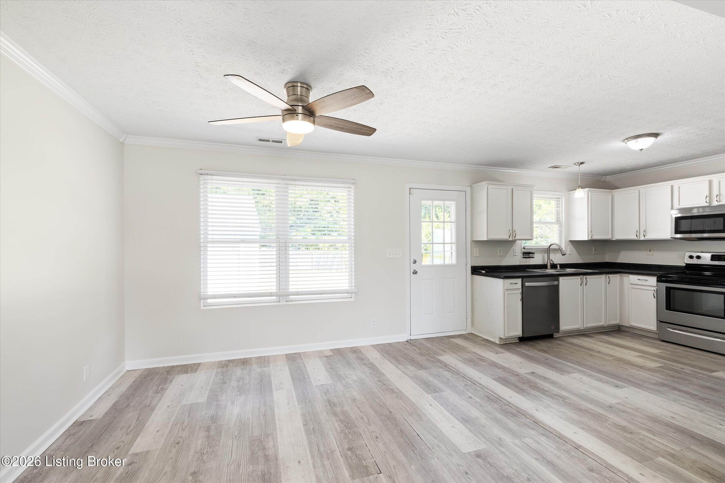 6519 Hunters Creek Blvd Property Photo 12