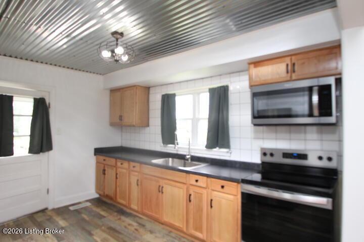 449 Mooreland Ave Property Photo 9