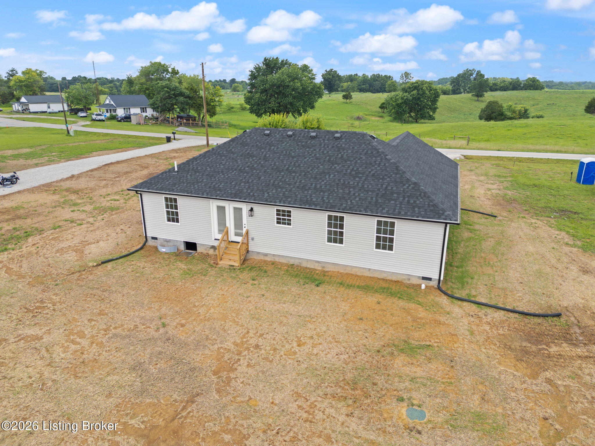 8985 Millerstown Rd Property Photo 4