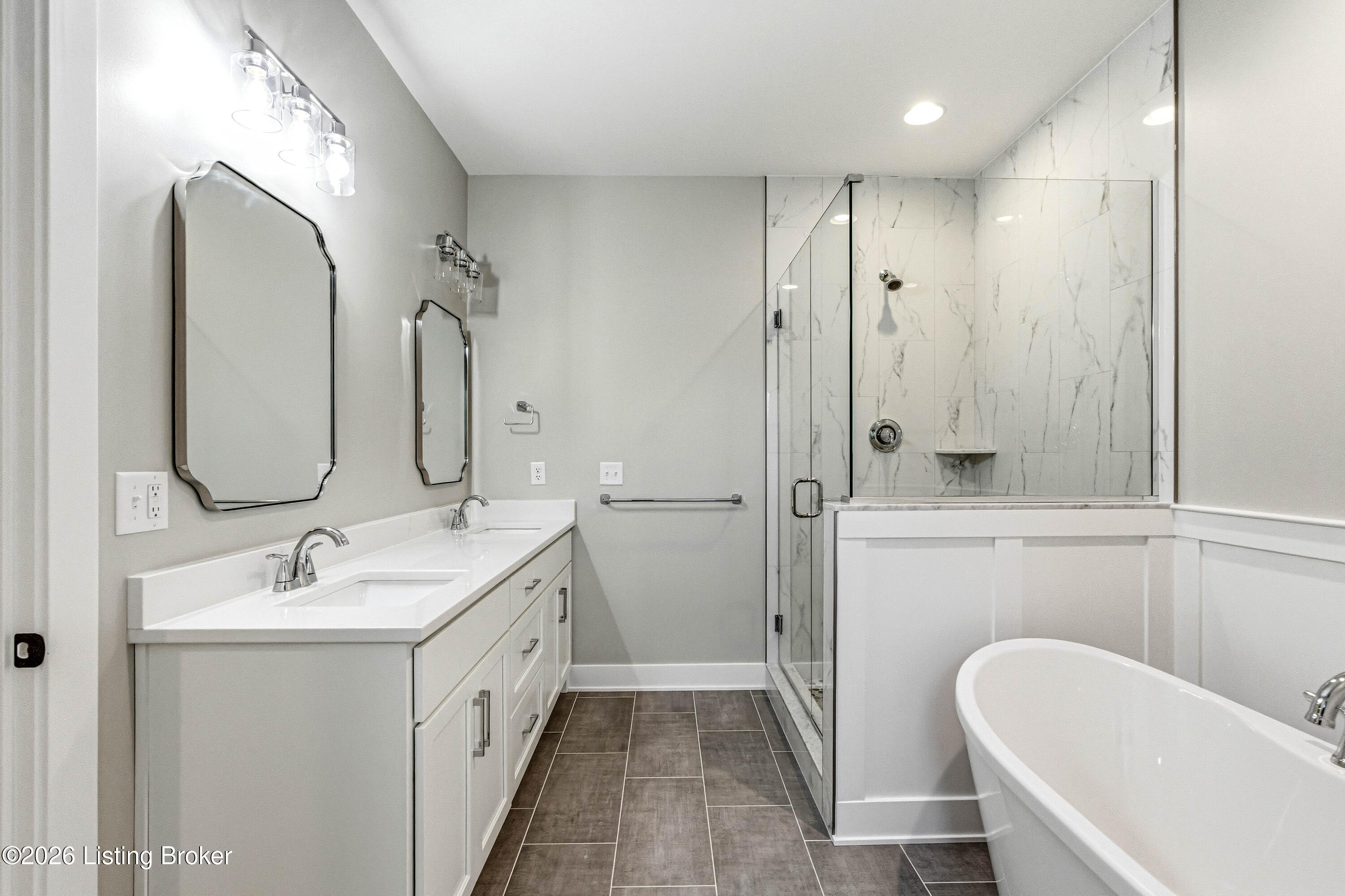 263 Hope St Property Photo 8