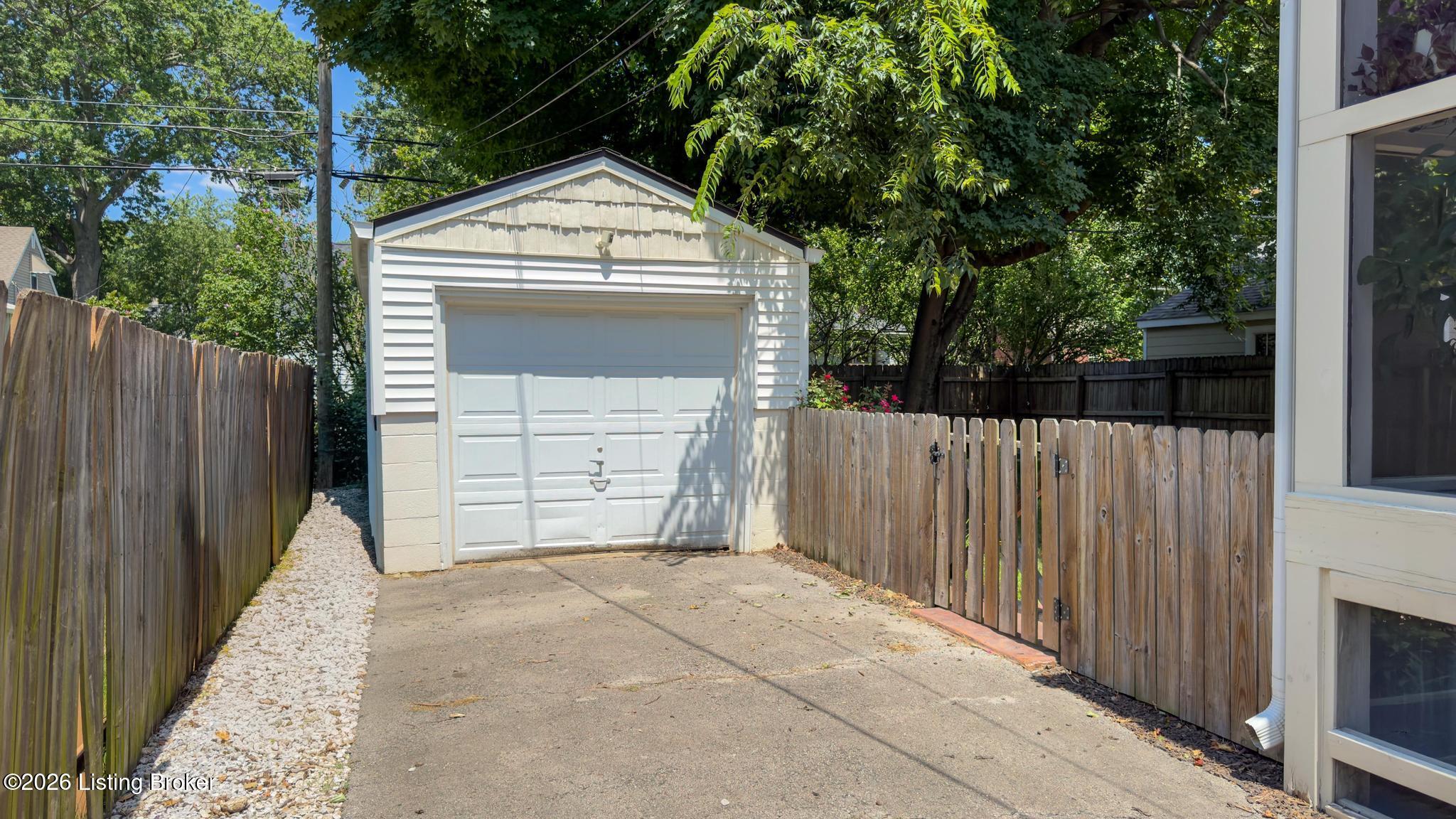 4015 Springhill Rd Property Photo 36