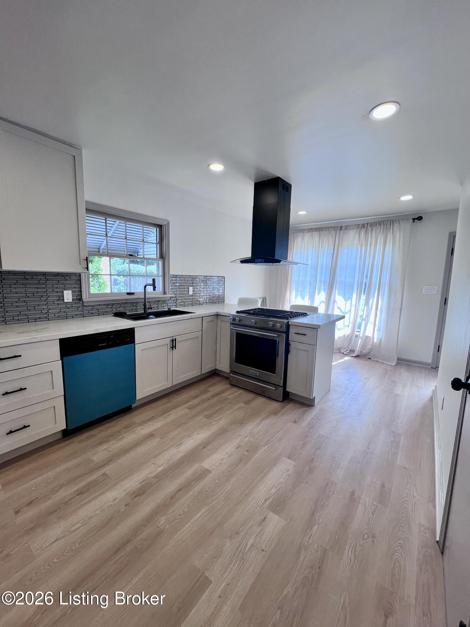 8909 Gonewind Ct Property Photo 3