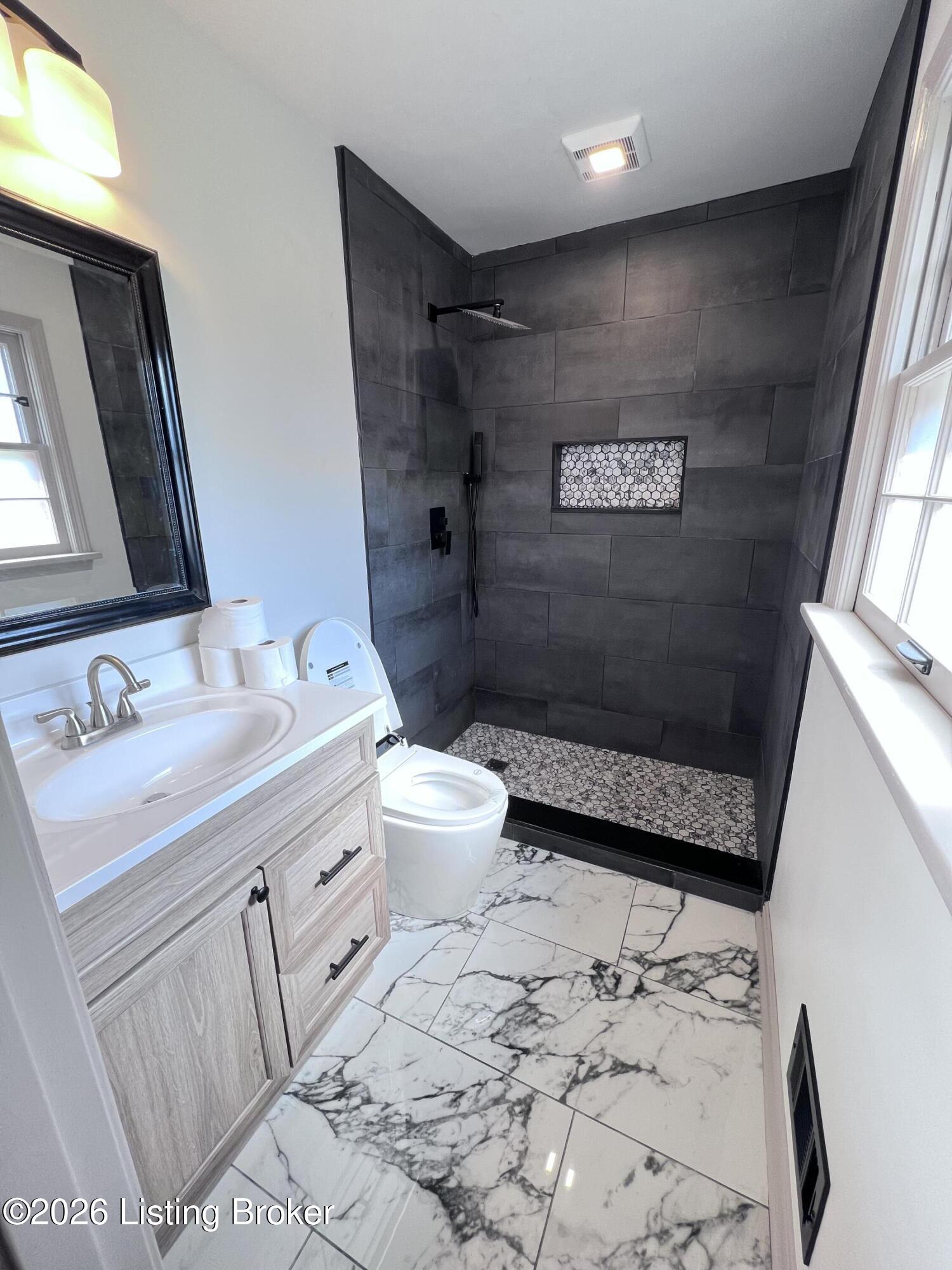 8909 Gonewind Ct Property Photo 15