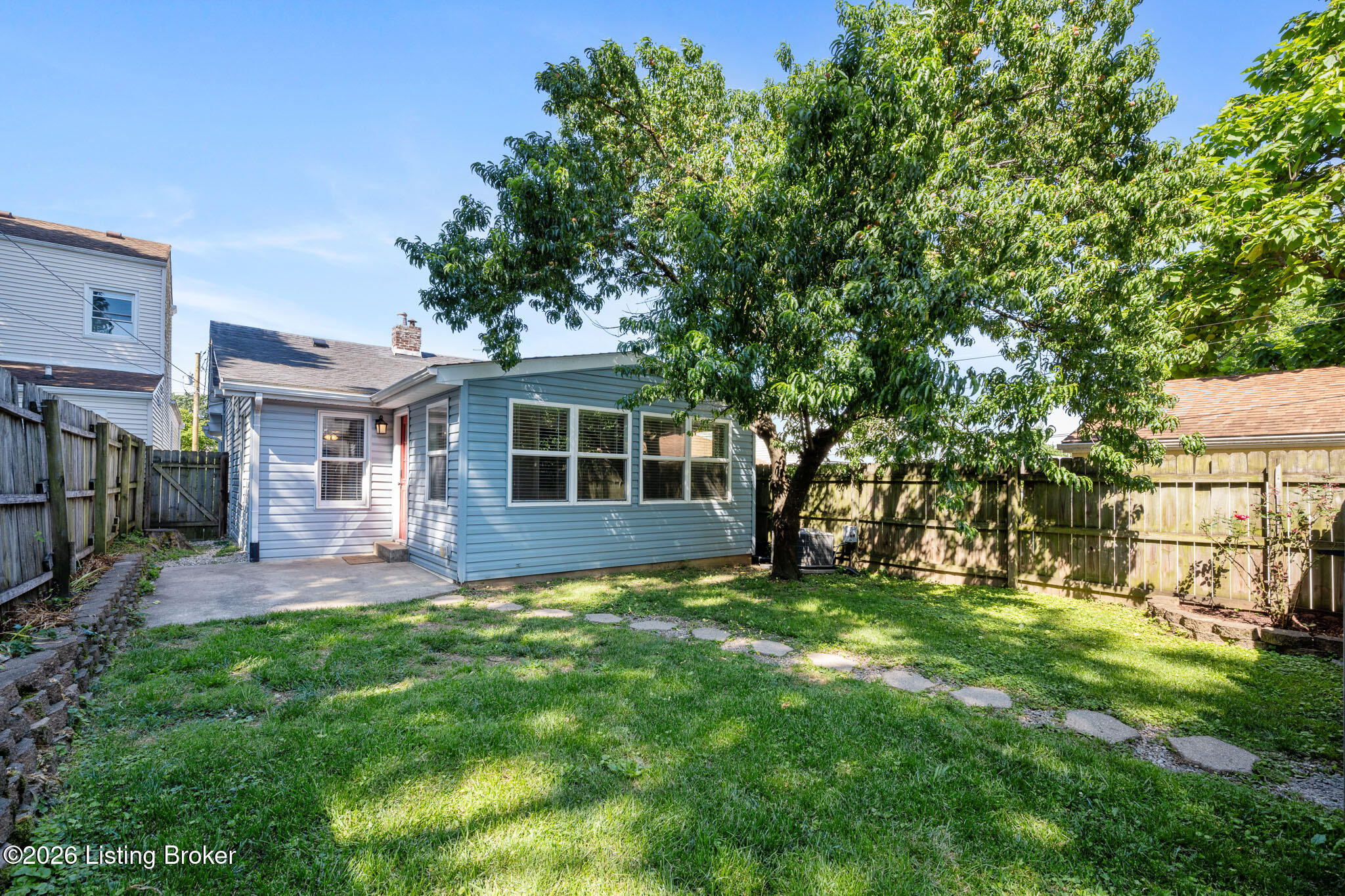 1019 Lydia St Property Photo 23