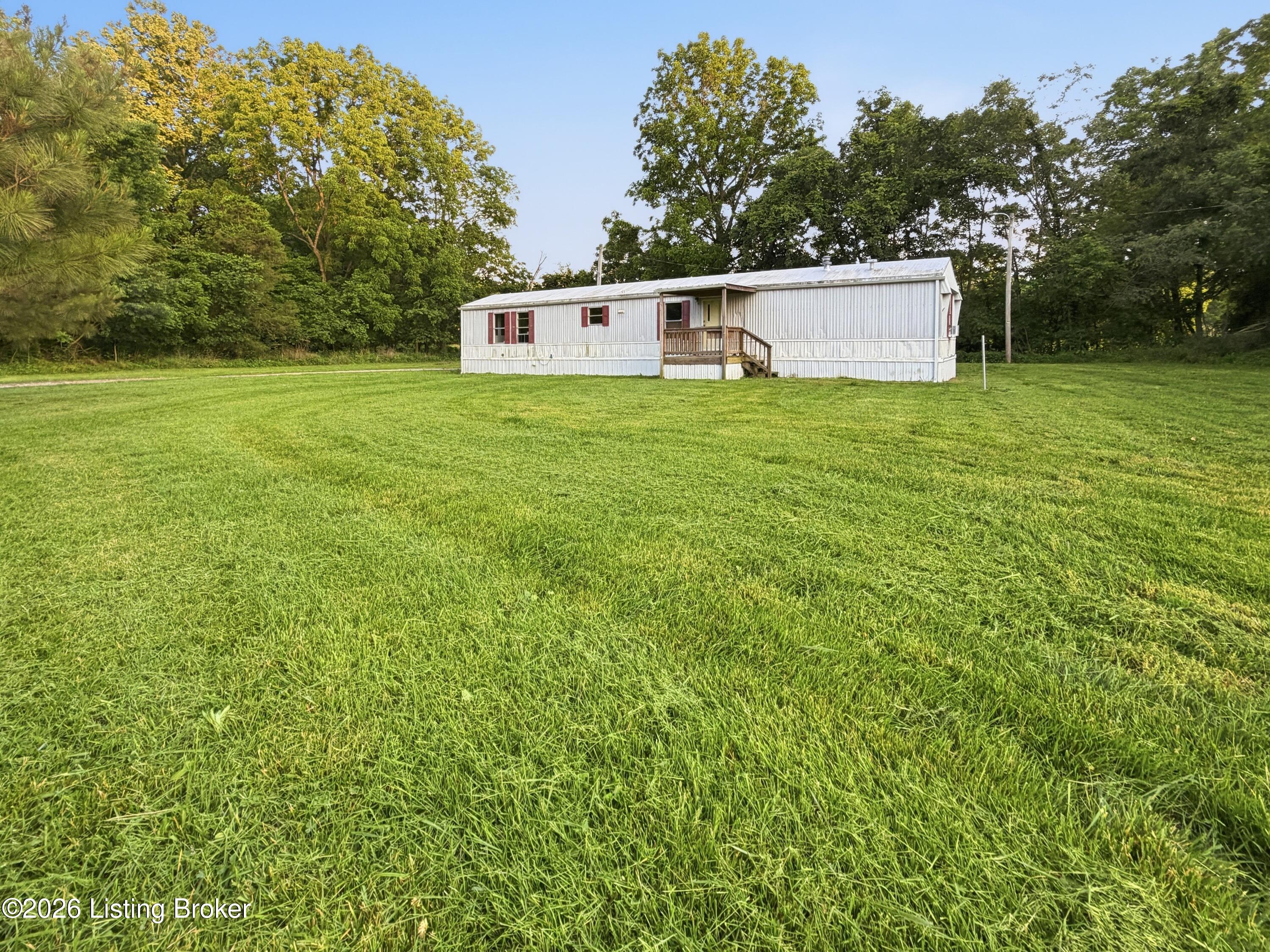 499 Hornback Farms Ln Property Photo 3