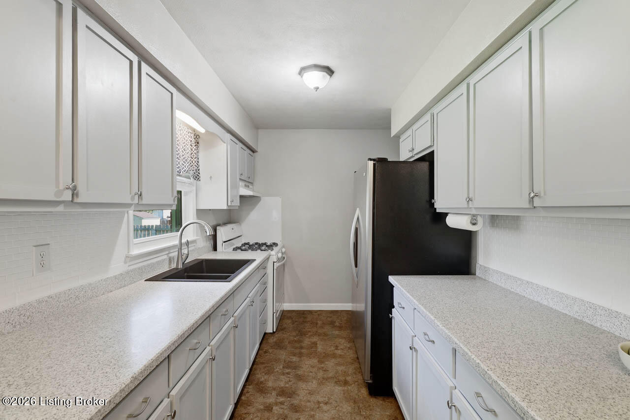 634 Pennsylvania Ave Property Photo 8