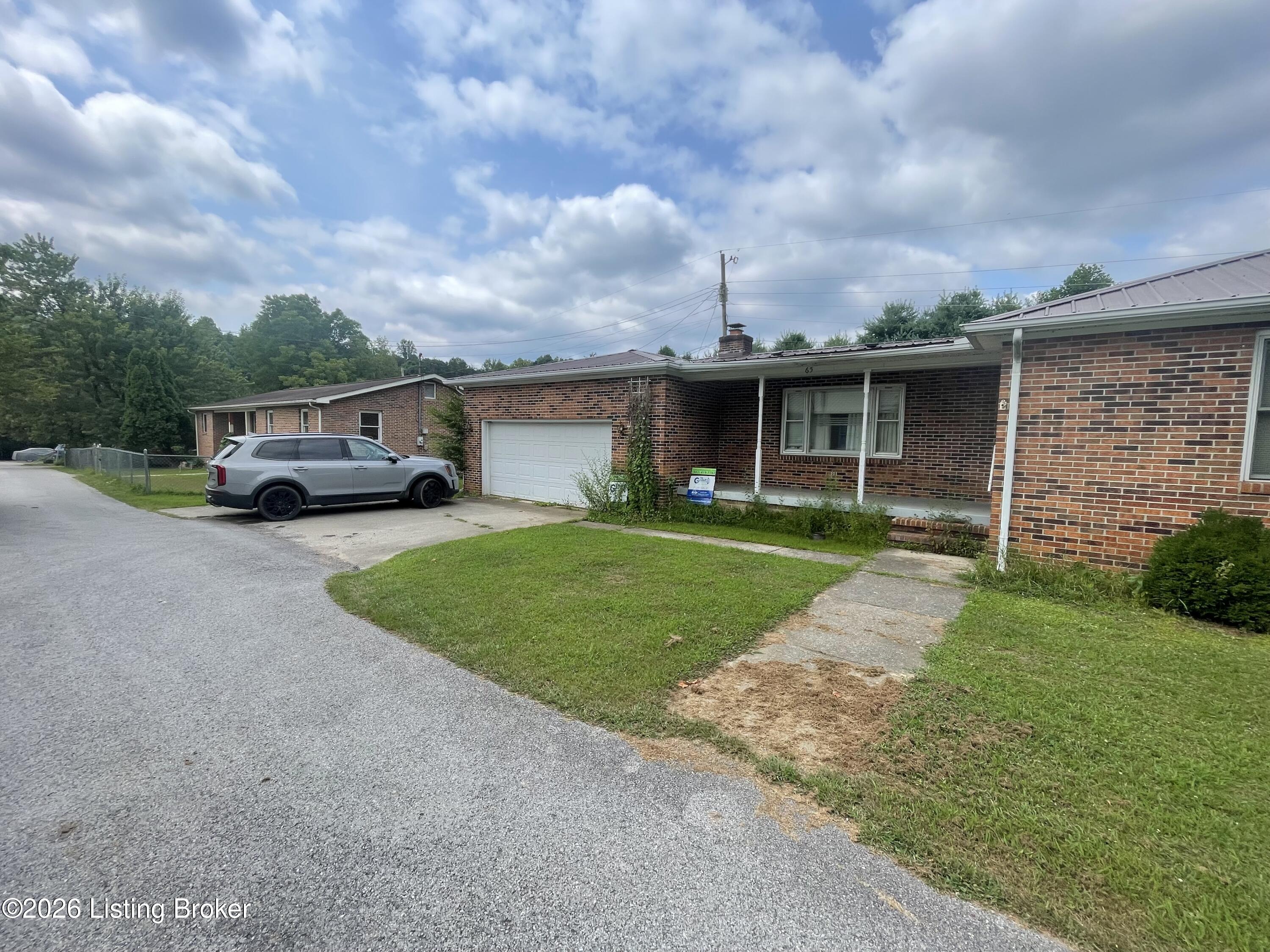 65 S Castle Dr